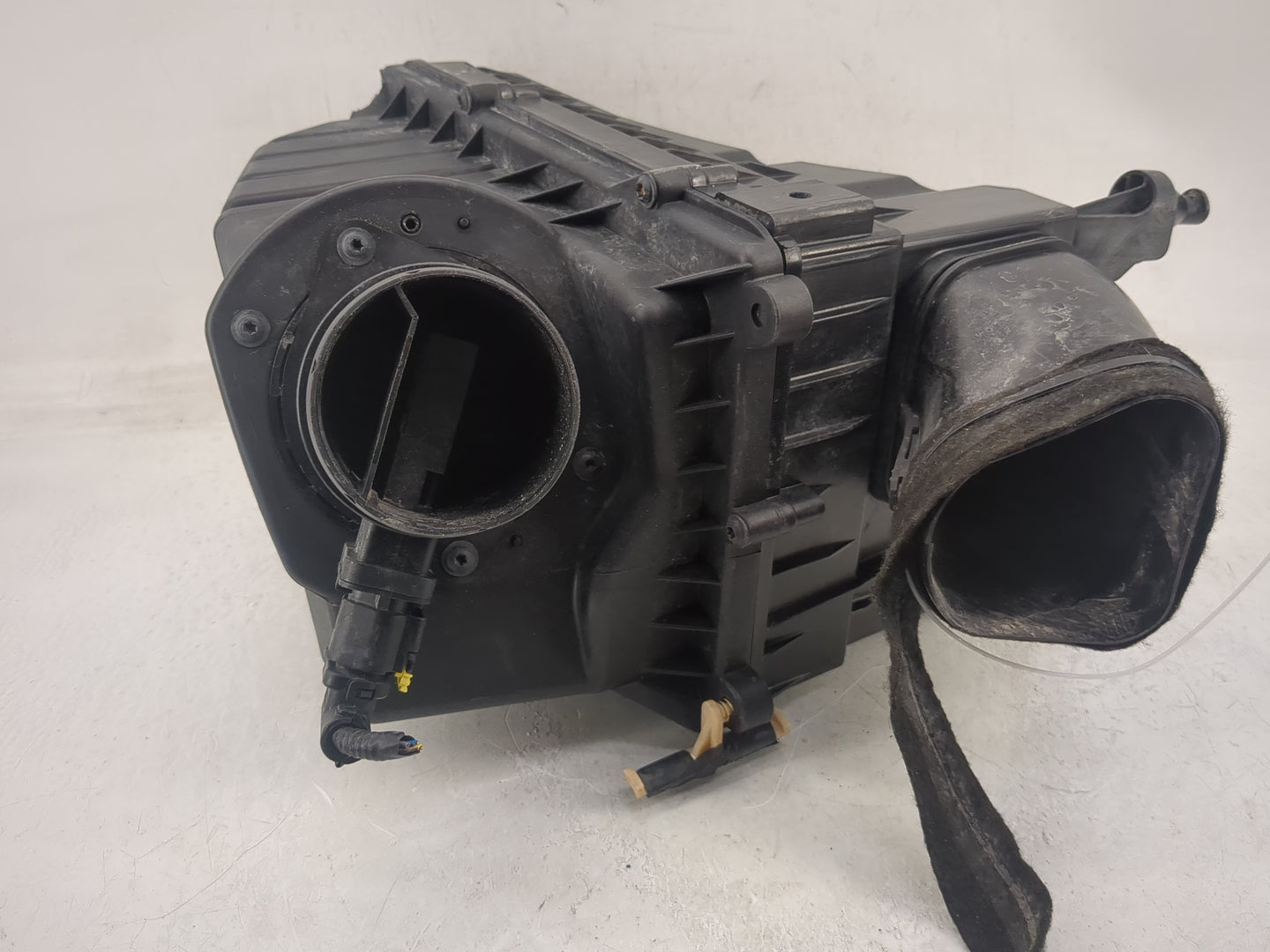 2013-2019 Jaguar Xj Air Cleaner Intake-duct Hose Tube - Oemusedautoparts1.com