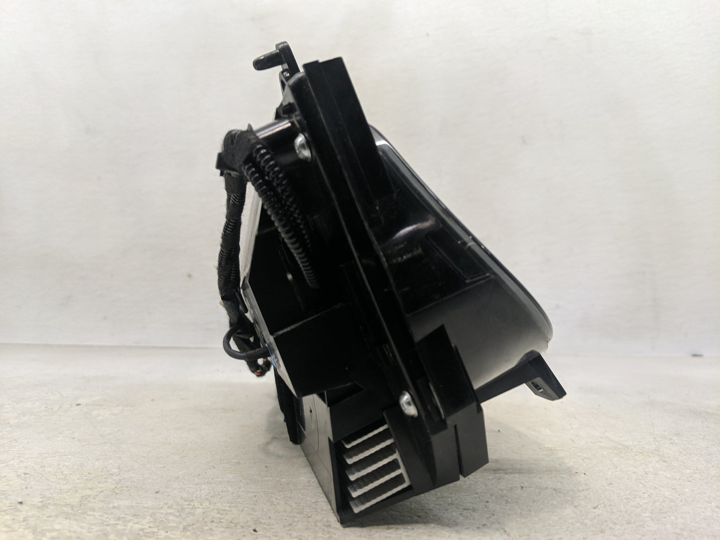 2014-2015 Jaguar Xj Instrument Cluster Speedometer Gauges P/N:FW93-10849-CA Fits Fits 2014 2015 OEM Used Auto Parts - Oemuse