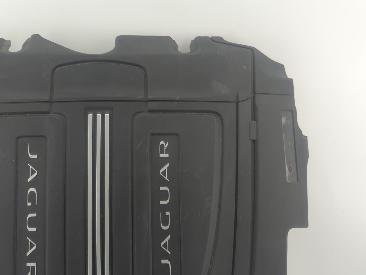 2015 Jaguar Xj Engine Cover - Oemusedautoparts1.com