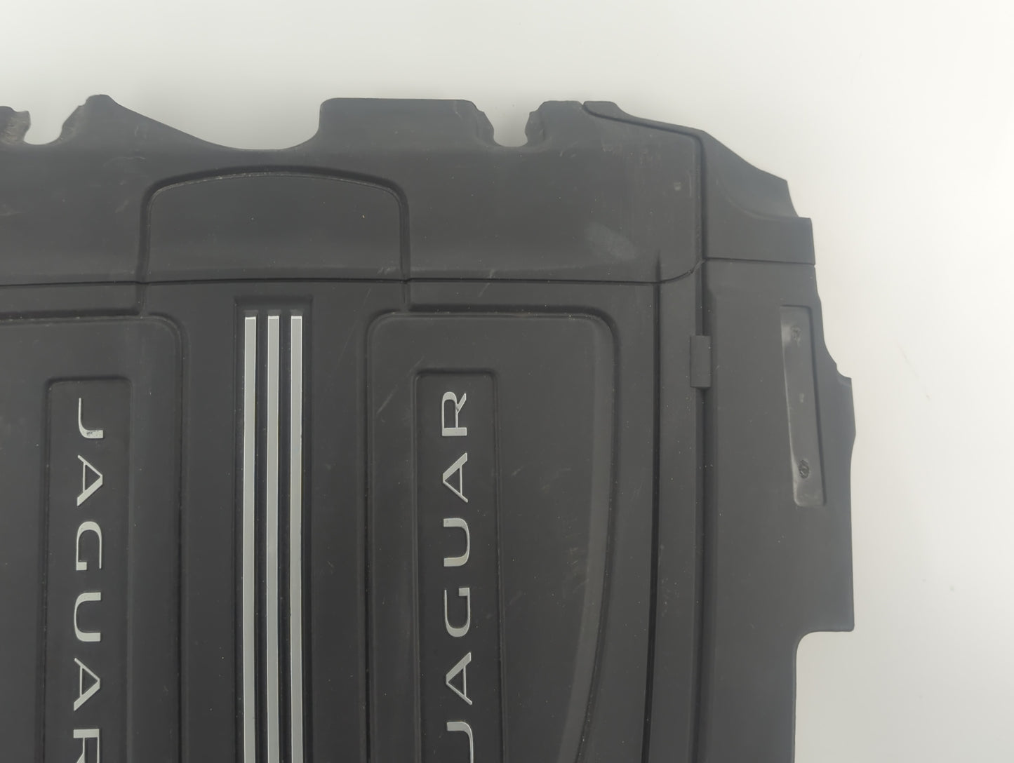2015 Jaguar Xj Engine Cover - Oemusedautoparts1.com