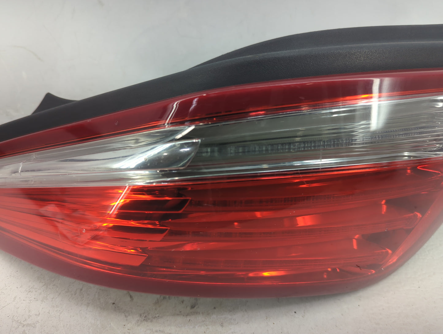 2010-2015 Jaguar Xj Tail Light Assembly Driver Left OEM P/N:X351 Fits Fits 2010 2011 2012 2013 2014 2015 OEM Used Auto Parts