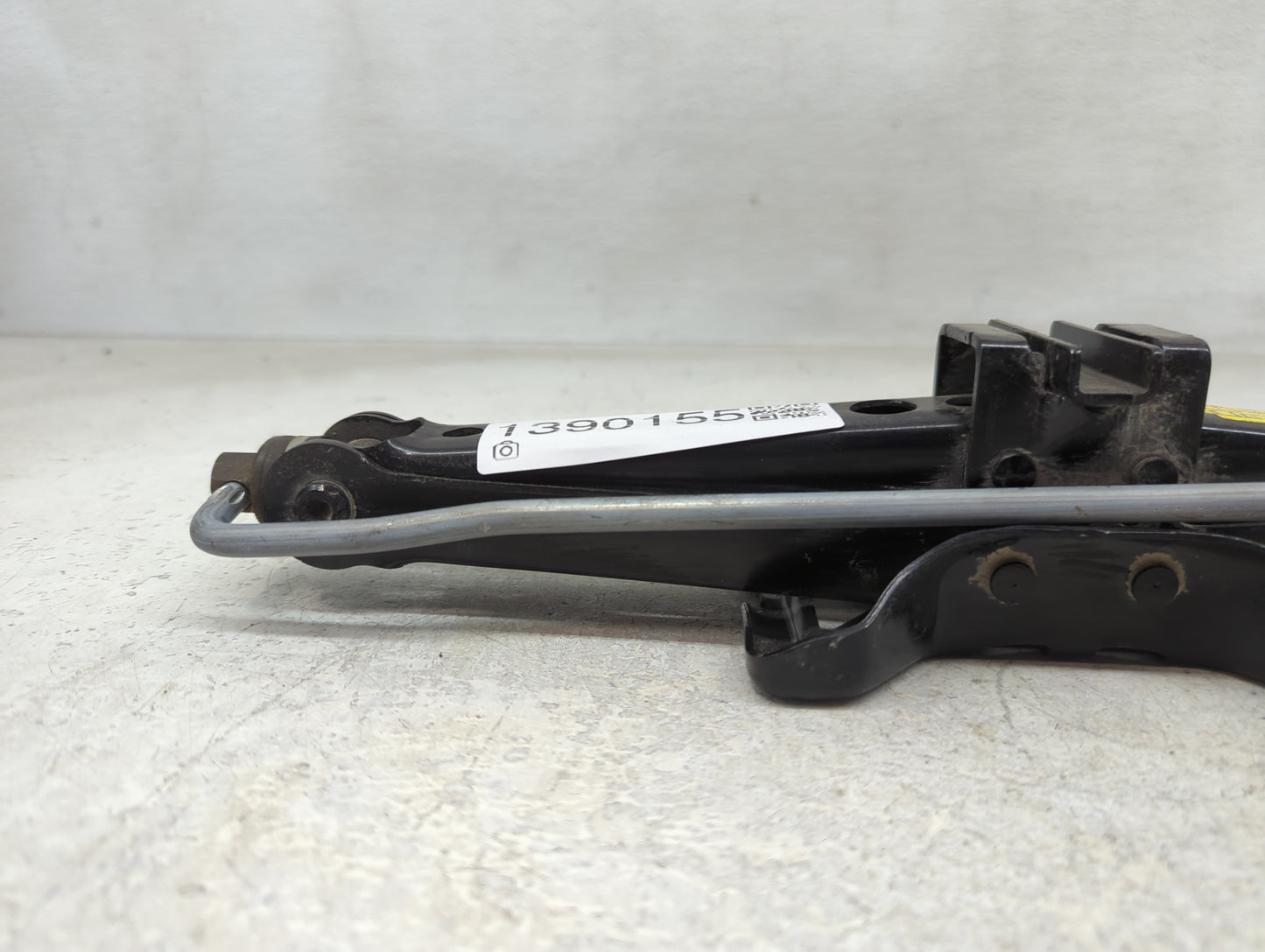 2015 Jaguar Xj Spare Scissor Car Jack - Oemusedautoparts1.com