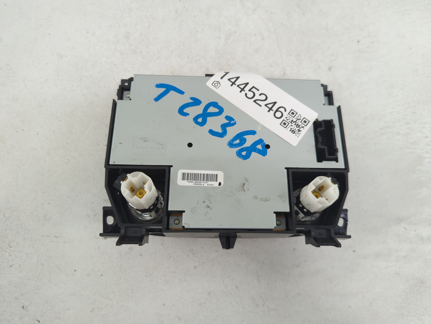 2010-2015 Jaguar Xj Climate Control Module Temperature AC/Heater Replacement P/N:AW93-18D687-DD Fits OEM Used Auto Parts - O