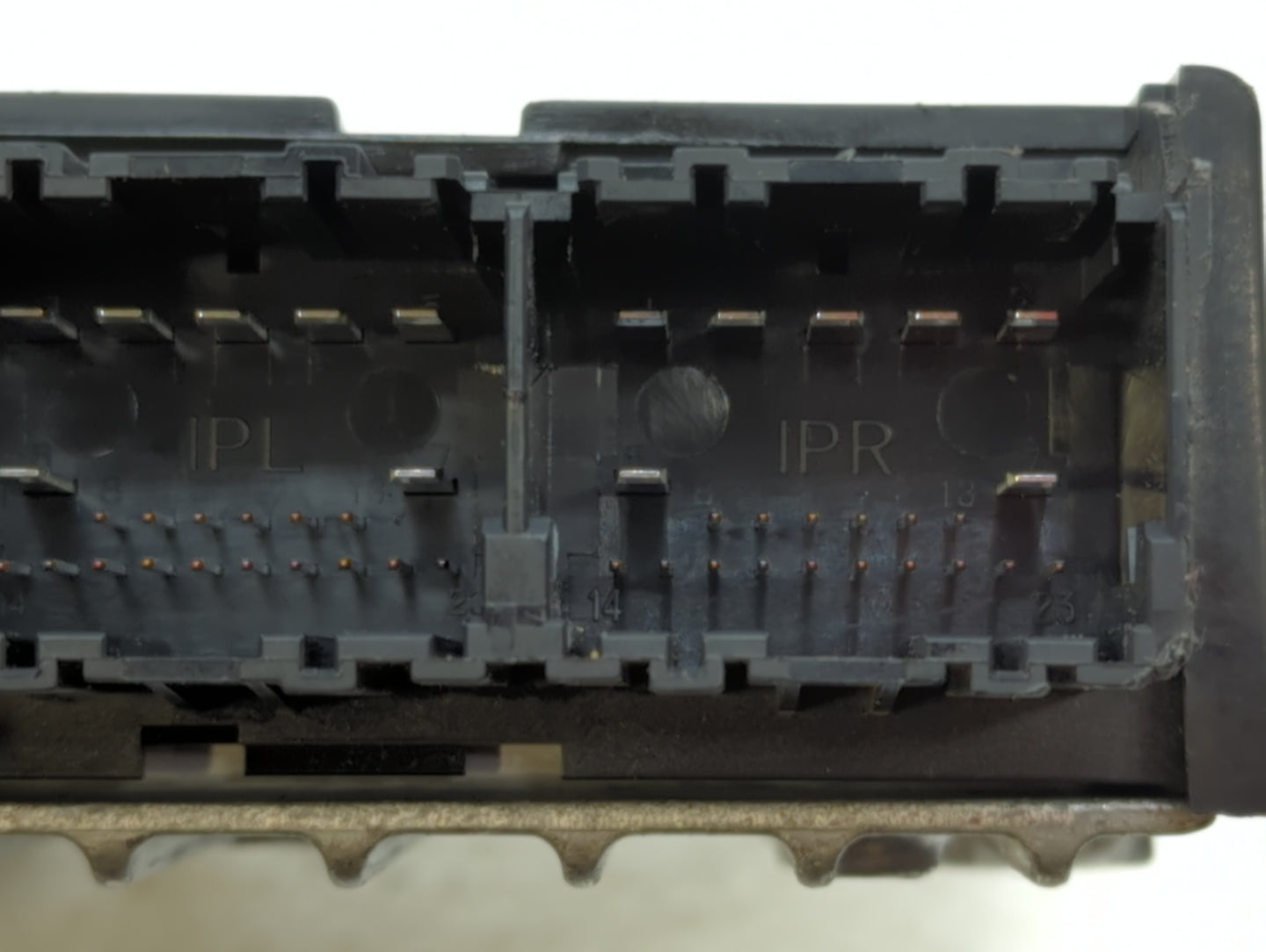 2014-2015 Jaguar Xj Chassis Control Module Ccm Bcm Body Control - Oemusedautoparts1.com