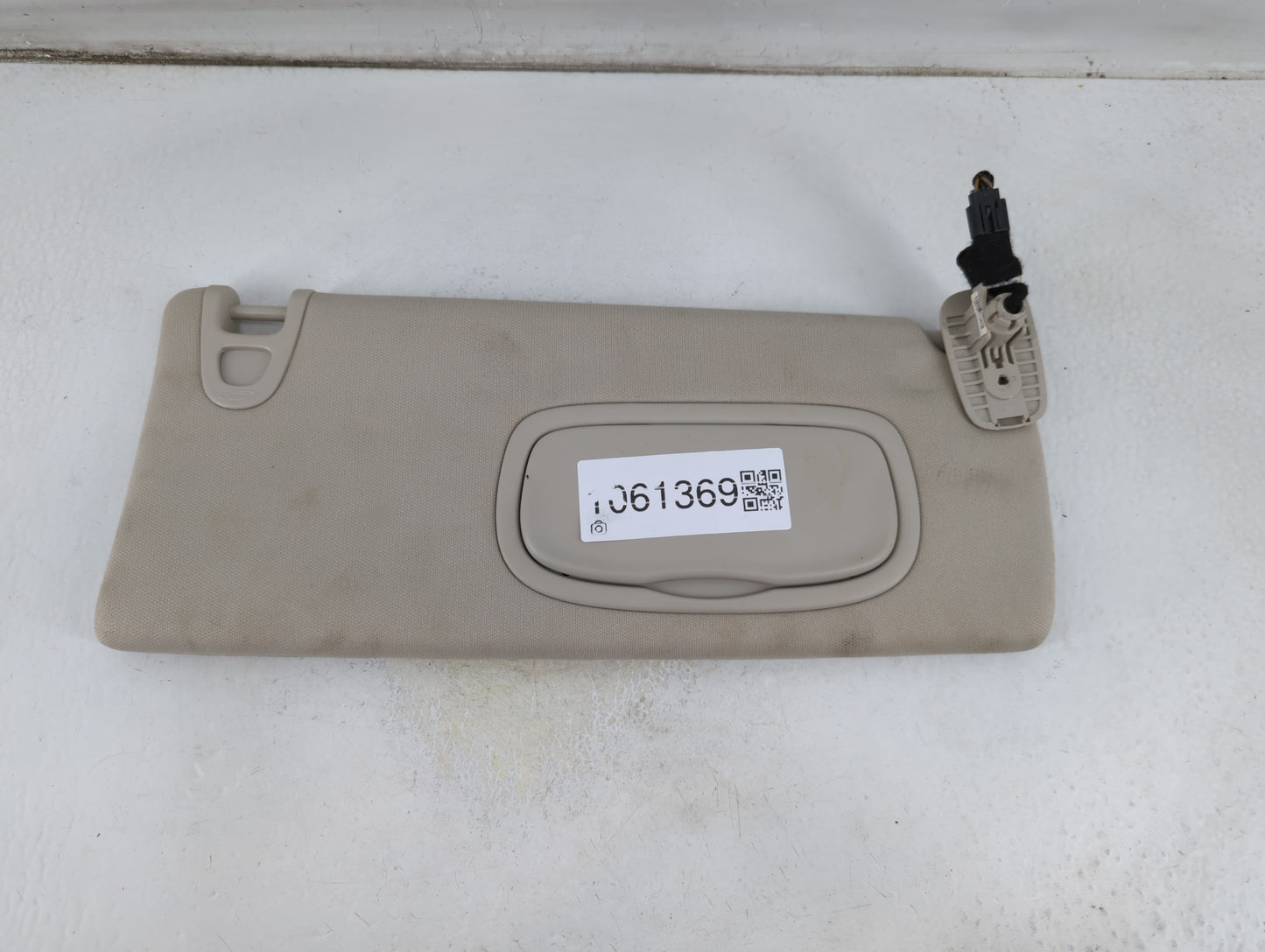 2014-2018 Jeep Cherokee Sun Visor Shade Replacement Passenger Right Mirror Fits Fits 2014 2015 2016 2017 2018 OEM Used Auto 