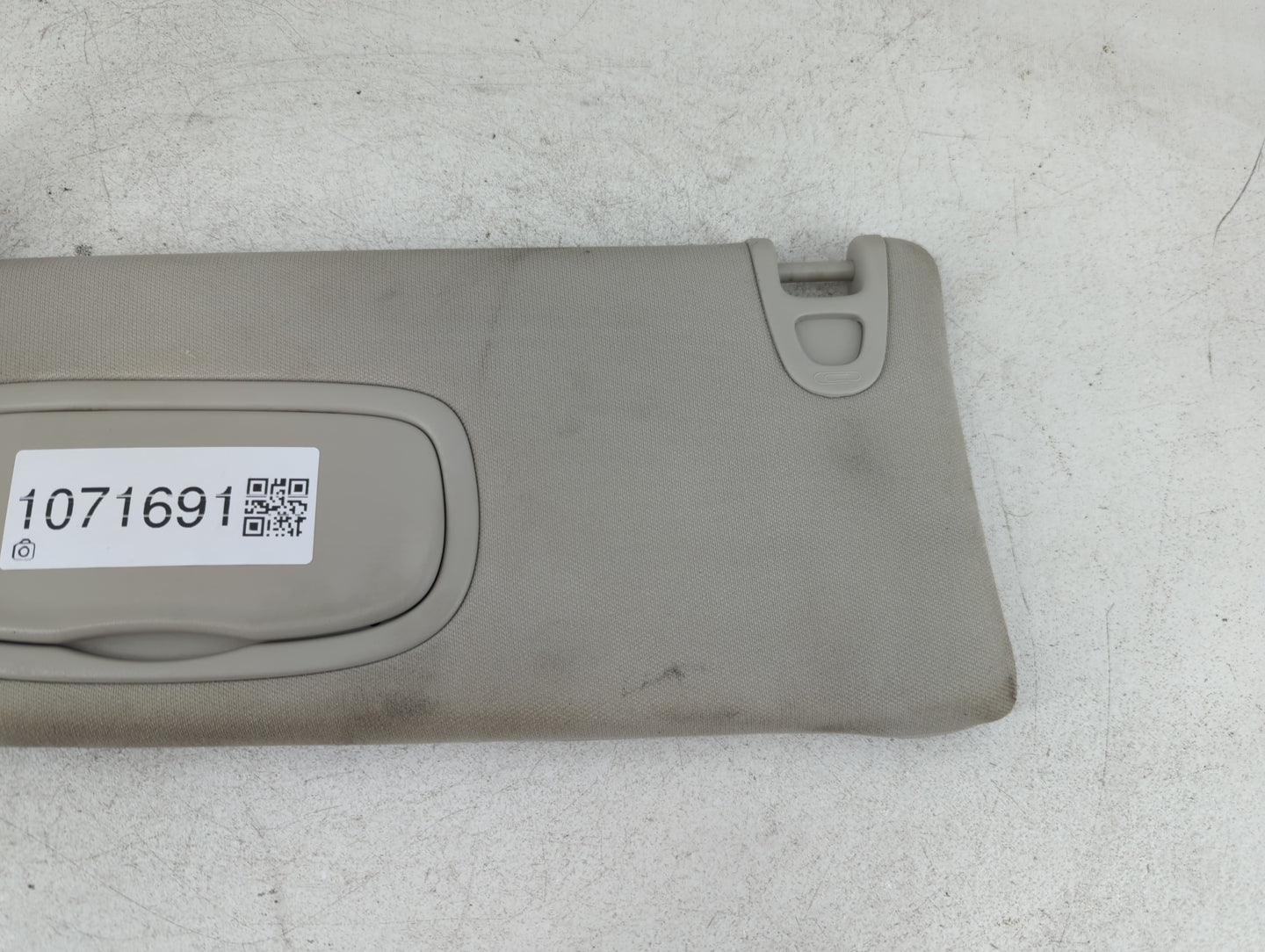 2014-2018 Jeep Cherokee Sun Visor Shade Replacement Passenger Right Mirror Fits Fits 2014 2015 2016 2017 2018 OEM Used Auto 