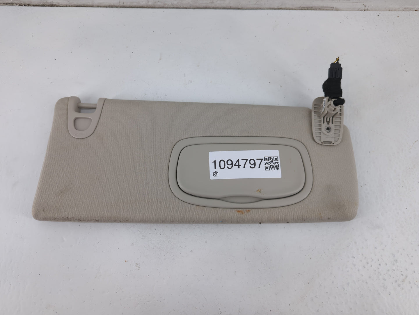 2014-2018 Jeep Cherokee Sun Visor Shade Replacement Passenger Right Mirror Fits Fits 2014 2015 2016 2017 2018 OEM Used Auto 
