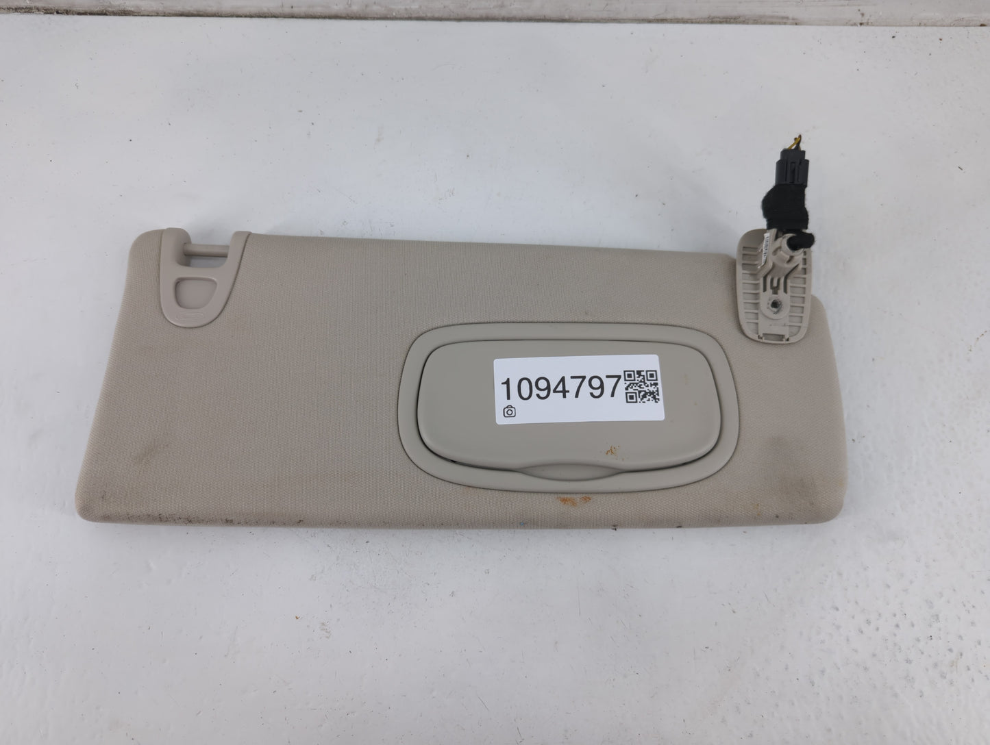 2014-2018 Jeep Cherokee Sun Visor Shade Replacement Passenger Right Mirror Fits Fits 2014 2015 2016 2017 2018 OEM Used Auto 