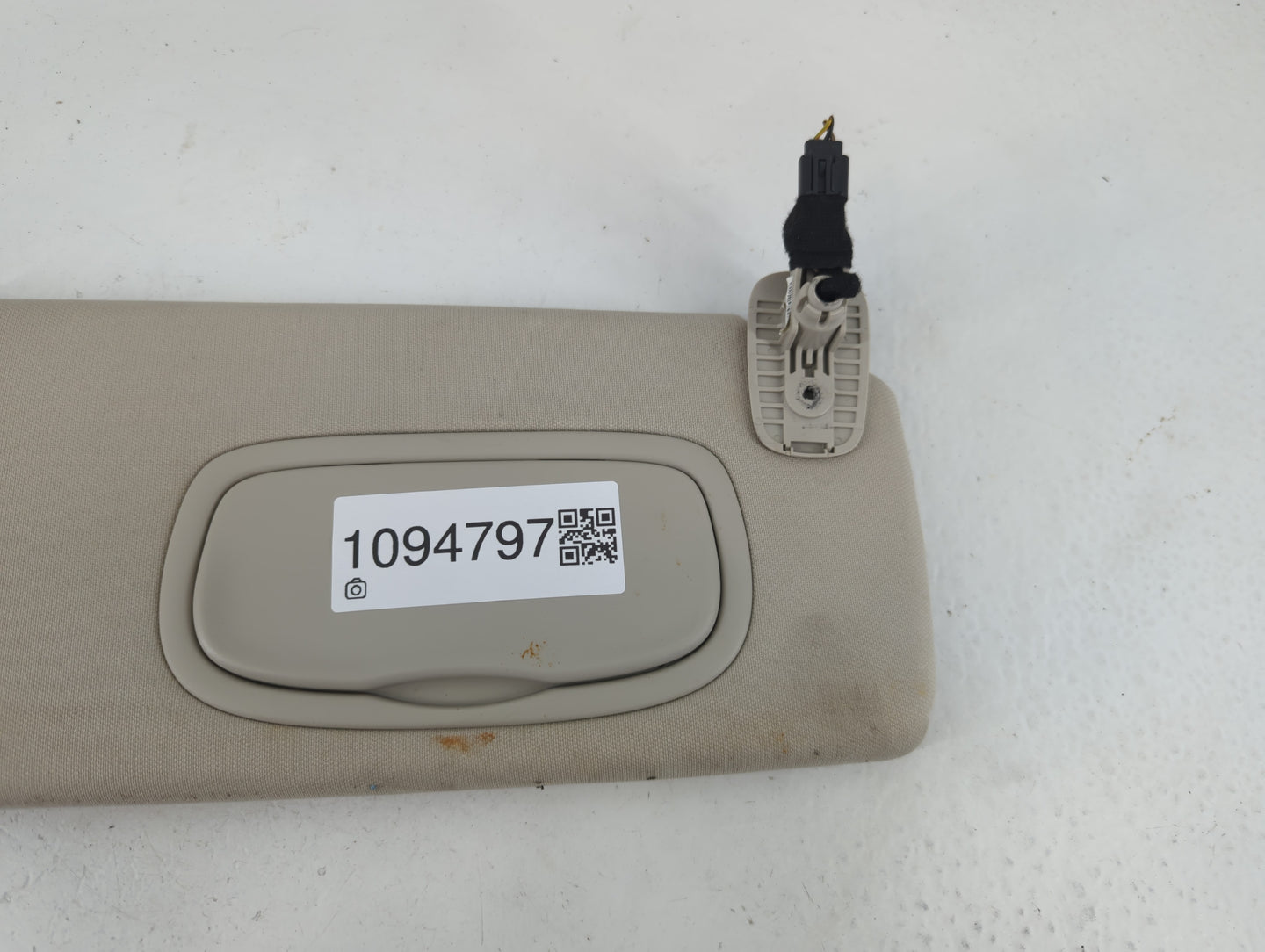 2014-2018 Jeep Cherokee Sun Visor Shade Replacement Passenger Right Mirror Fits Fits 2014 2015 2016 2017 2018 OEM Used Auto 