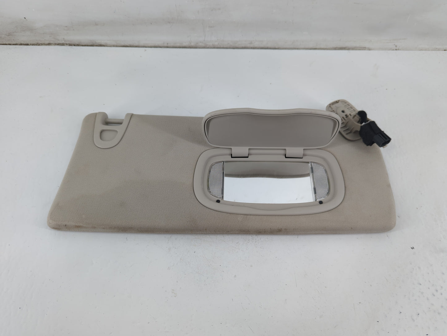 2014-2018 Jeep Cherokee Sun Visor Shade Replacement Driver Left Mirror Fits Fits 2014 2015 2016 2017 2018 OEM Used Auto Part