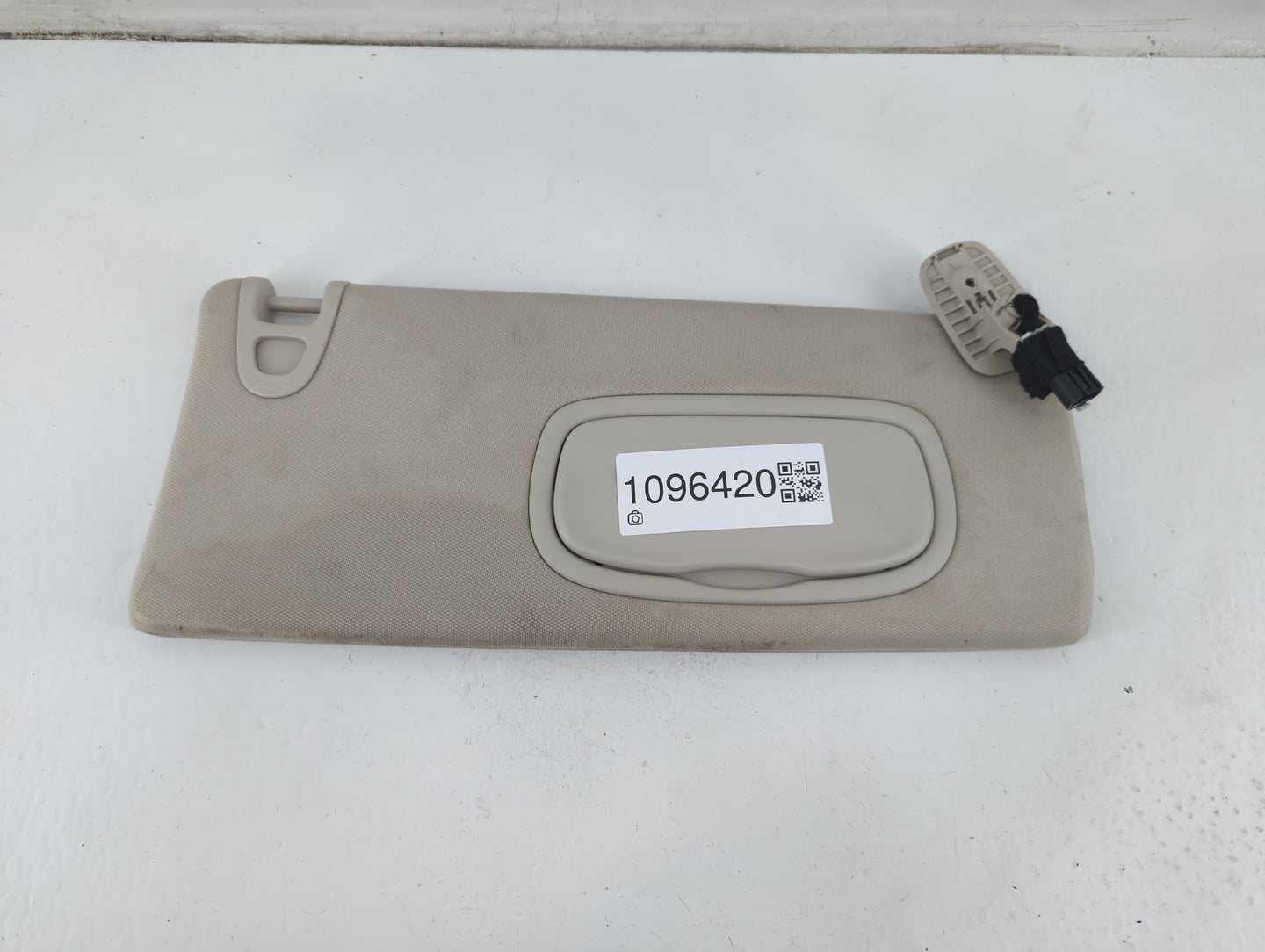 2014-2018 Jeep Cherokee Sun Visor Shade Replacement Driver Left Mirror Fits Fits 2014 2015 2016 2017 2018 OEM Used Auto Part