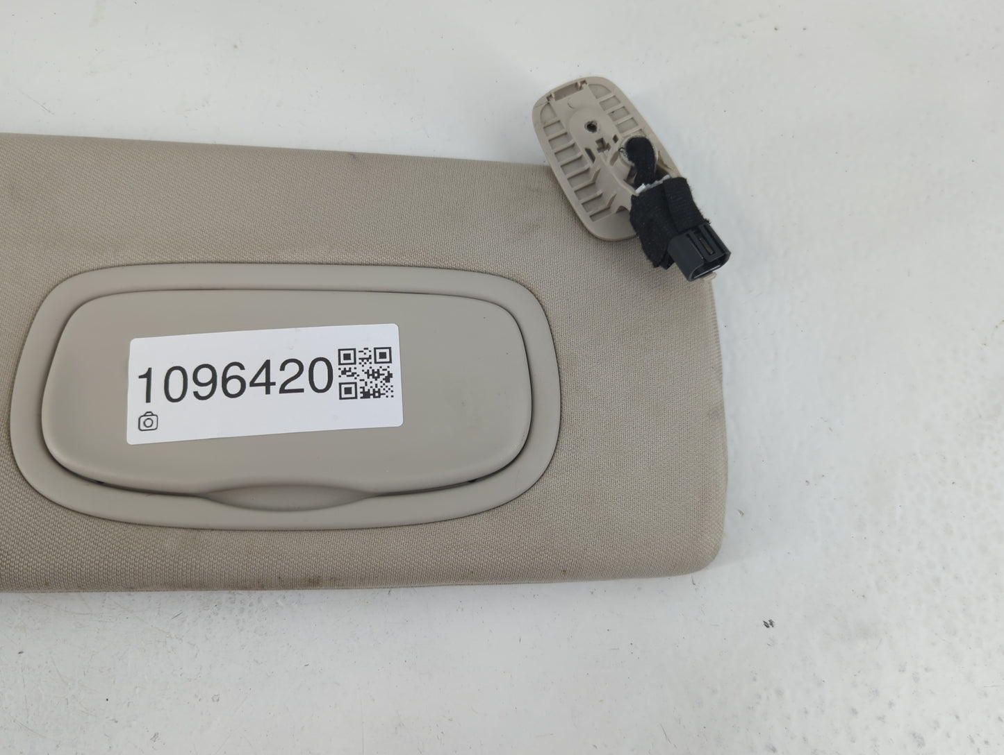 2014-2018 Jeep Cherokee Sun Visor Shade Replacement Driver Left Mirror Fits Fits 2014 2015 2016 2017 2018 OEM Used Auto Part