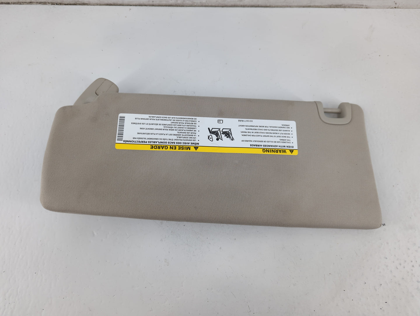 2014-2018 Jeep Cherokee Sun Visor Shade Replacement Driver Left Mirror Fits Fits 2014 2015 2016 2017 2018 OEM Used Auto Part