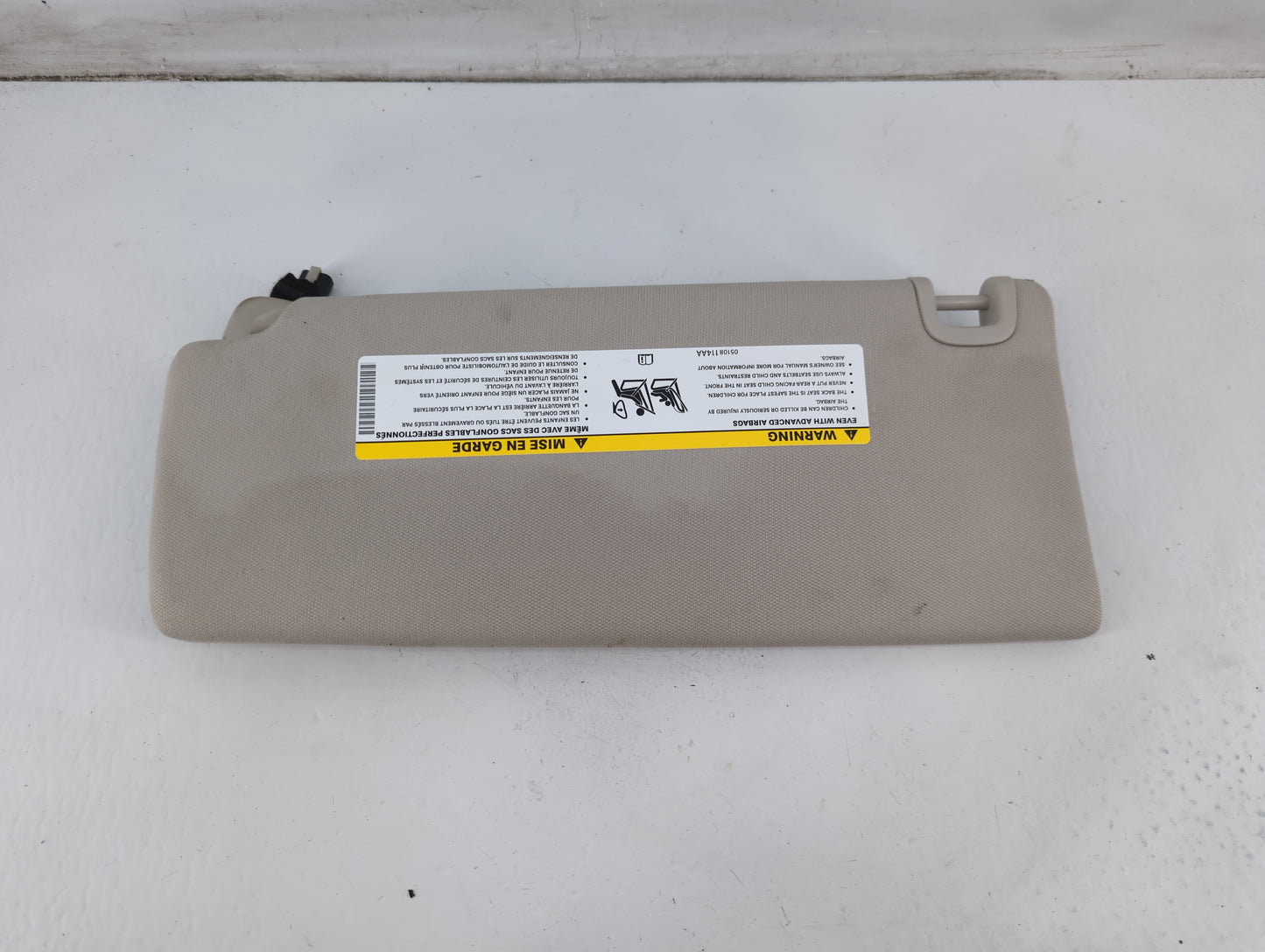 2014-2018 Jeep Cherokee Sun Visor Shade Replacement Passenger Right Mirror Fits Fits 2014 2015 2016 2017 2018 OEM Used Auto 