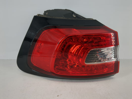 2014-2018 Jeep Cherokee Tail Light Assembly Driver Left OEM P/N:68102907AF Fits Fits 2014 2015 2016 2017 2018 OEM Used Auto 