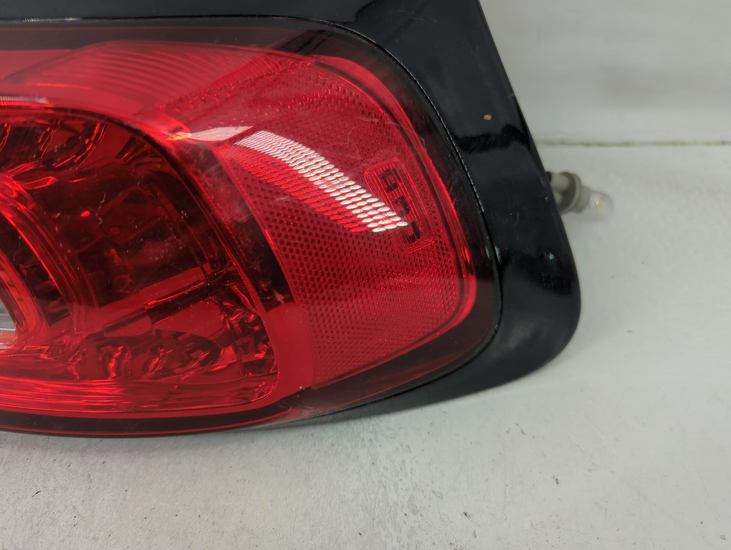 2014-2018 Jeep Cherokee Tail Light Assembly Passenger Right OEM P/N:68102906AF Fits Fits 2014 2015 2016 2017 2018 OEM Used A