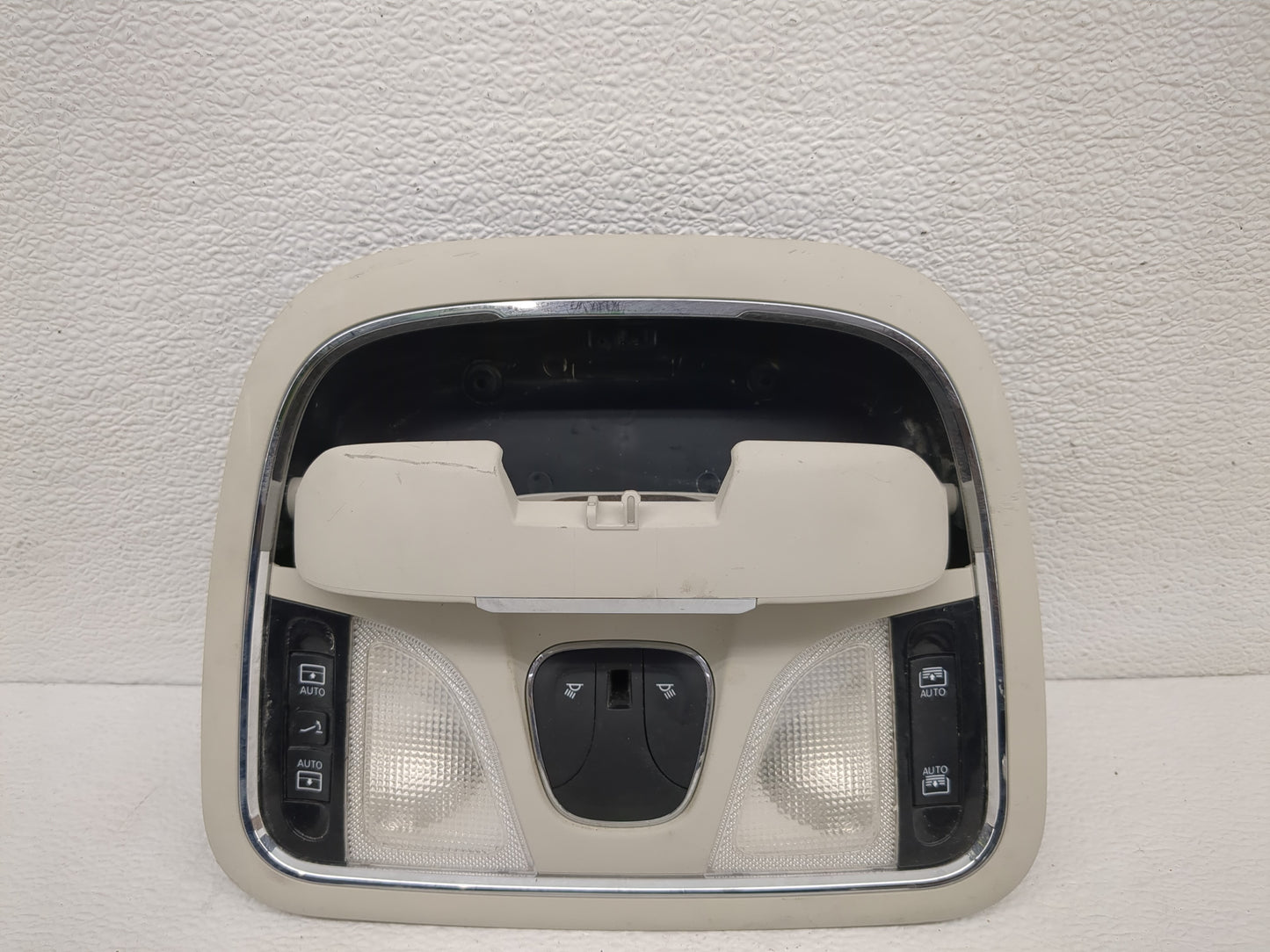 2015 Jeep Cherokee Overhead Roof Console - Oemusedautoparts1.com