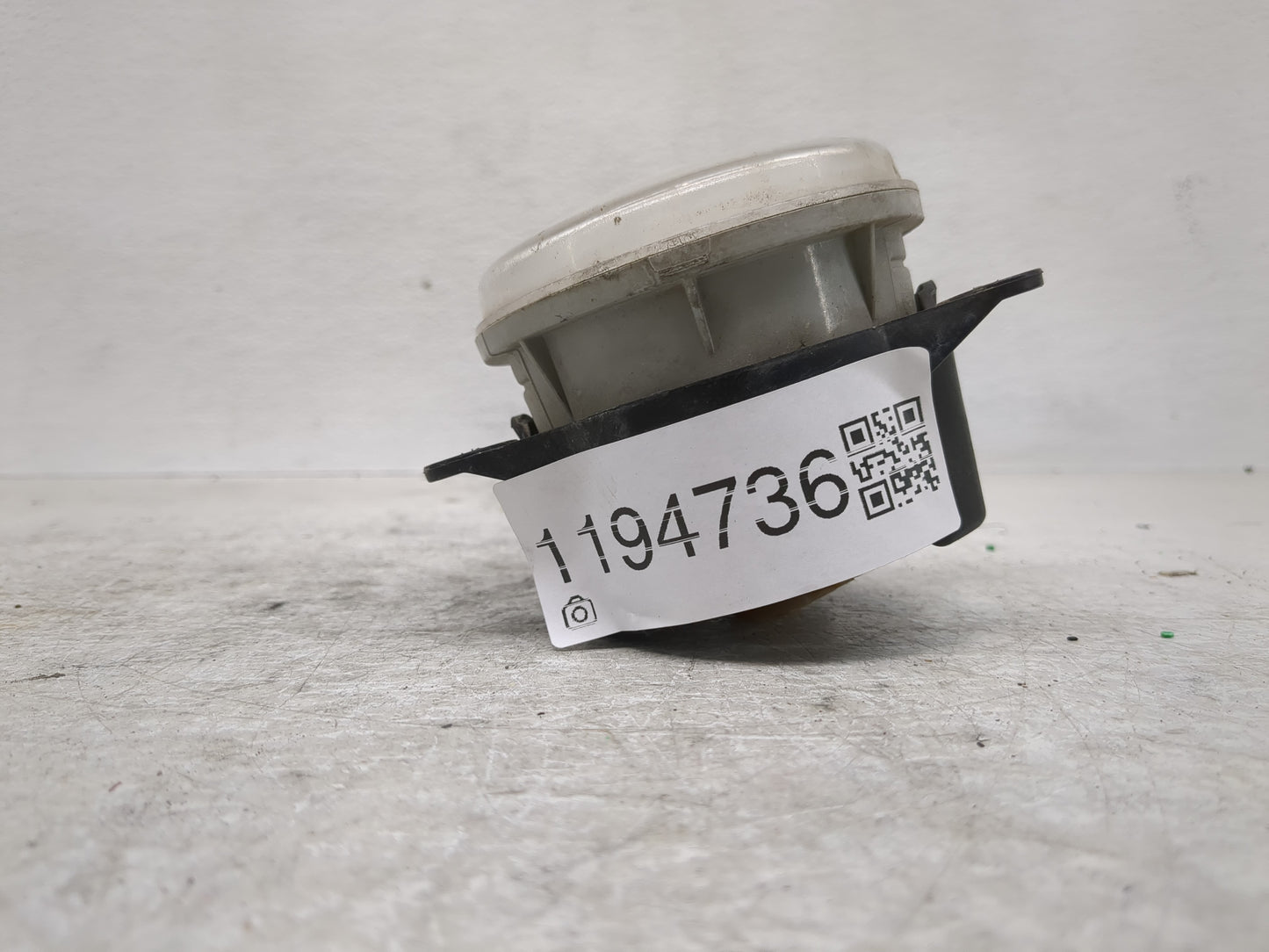 2014-2018 Jeep Cherokee Driver Left Oem Front Light Lamp - Oemusedautoparts1.com