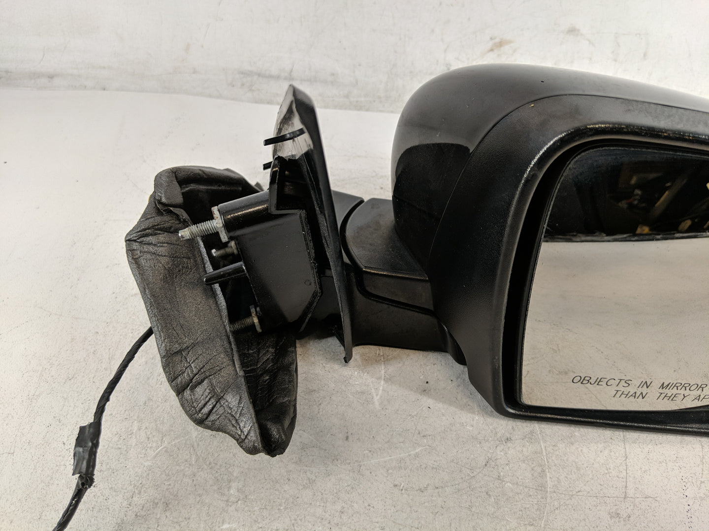 2014-2021 Jeep Cherokee Side Mirror Replacement Passenger Right View Door Mirror P/N:1UV64AXRAD Fits OEM Used Auto Parts - O