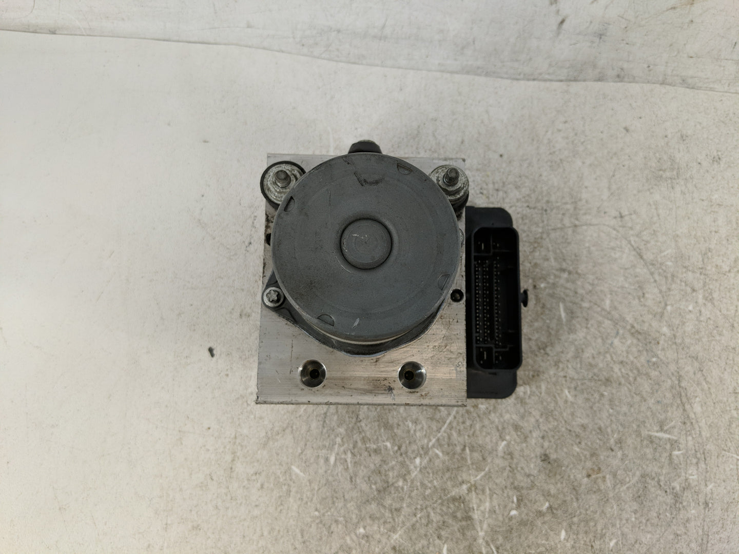2015 Jeep Cherokee ABS Pump Control Module Replacement P/N:0265956137 2265106455, 031 1151 Fits OEM Used Auto Parts - Oemuse