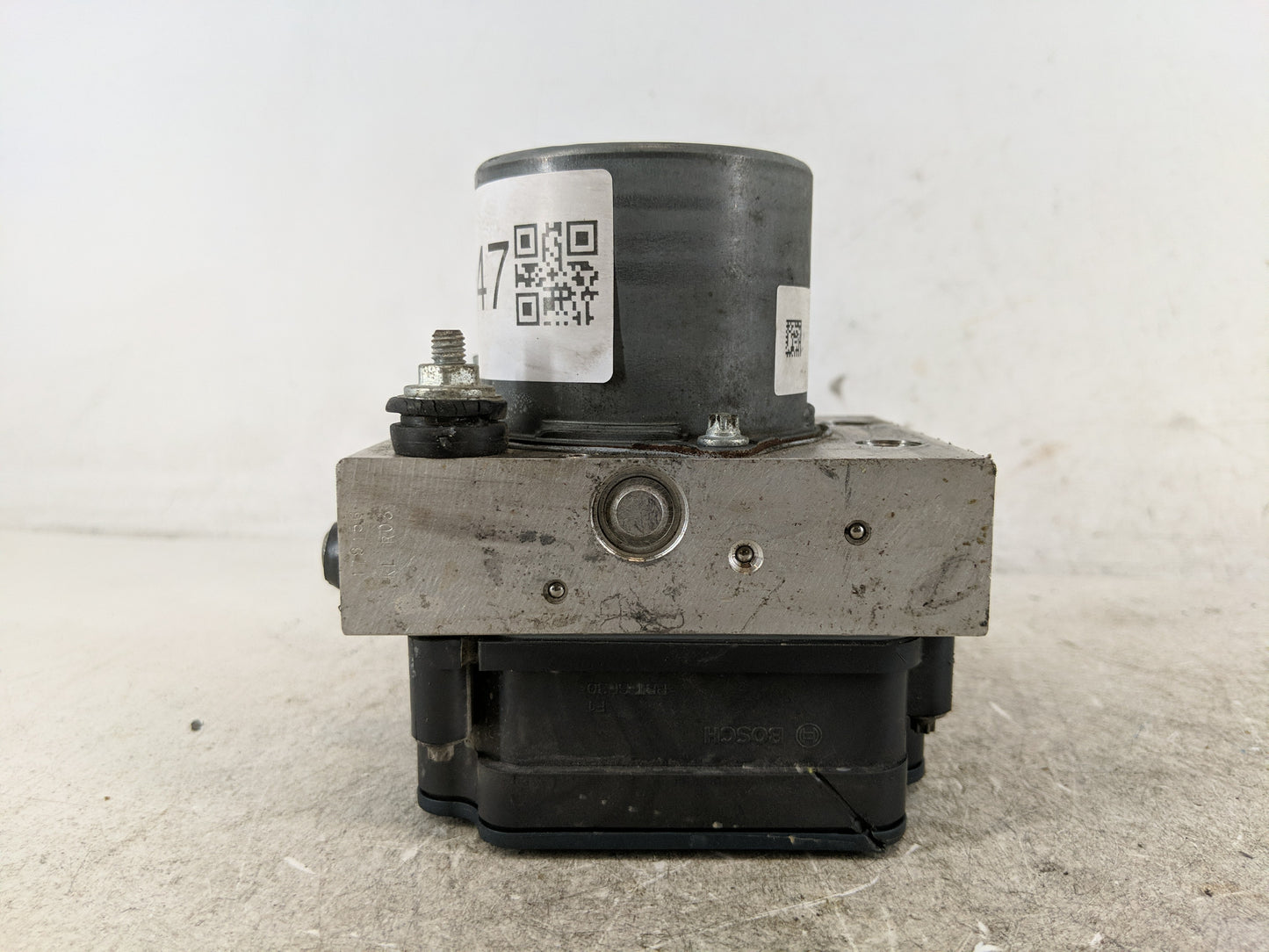 2015 Jeep Cherokee ABS Pump Control Module Replacement P/N:0265956137 2265106455, 031 1151 Fits OEM Used Auto Parts - Oemuse