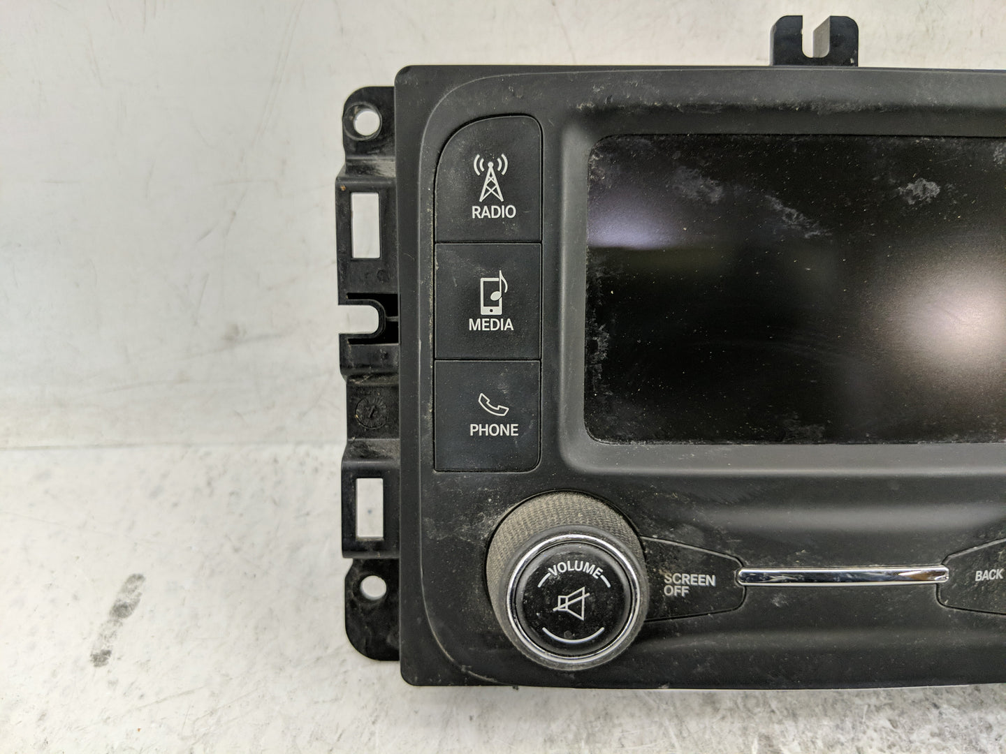 2015 Jeep Cherokee Radio AM FM Cd Player Receiver Replacement P/N:P68237066AD Fits OEM Used Auto Parts - Oemusedautoparts1.c