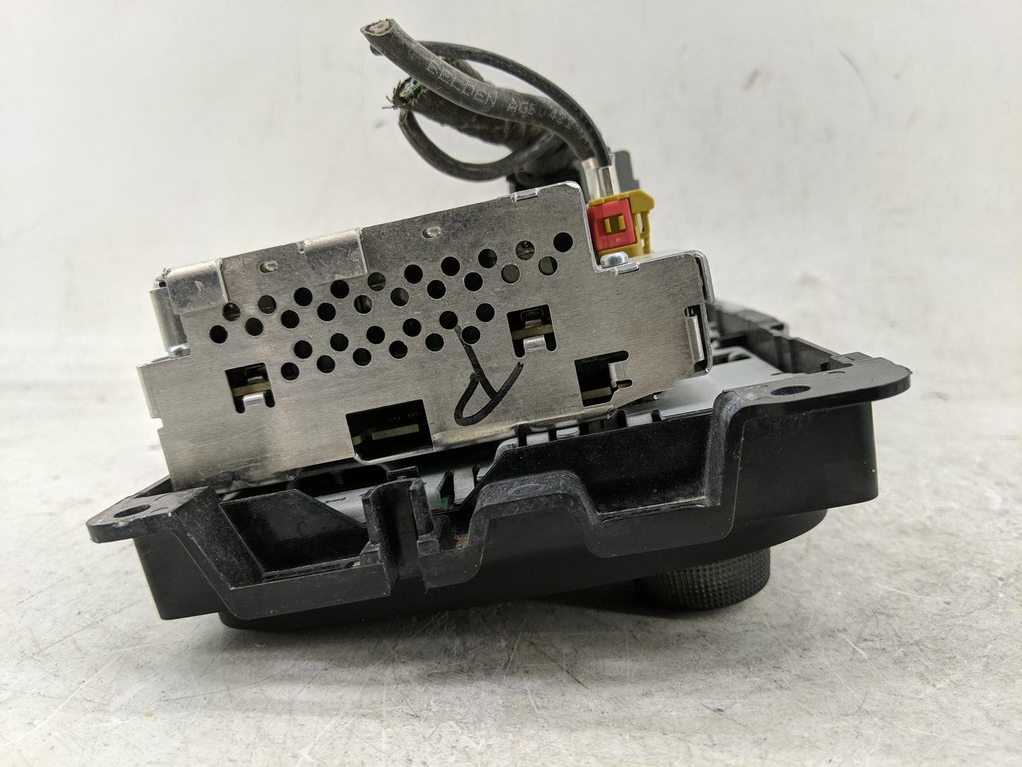 2015 Jeep Cherokee Radio AM FM Cd Player Receiver Replacement P/N:P68237066AD Fits OEM Used Auto Parts - Oemusedautoparts1.c
