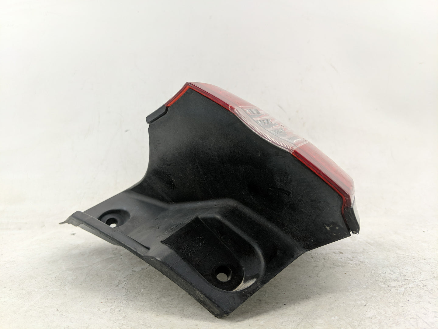 2014-2018 Jeep Cherokee Tail Light Assembly Passenger Right OEM P/N:E911068 Fits Fits 2014 2015 2016 2017 2018 OEM Used Auto