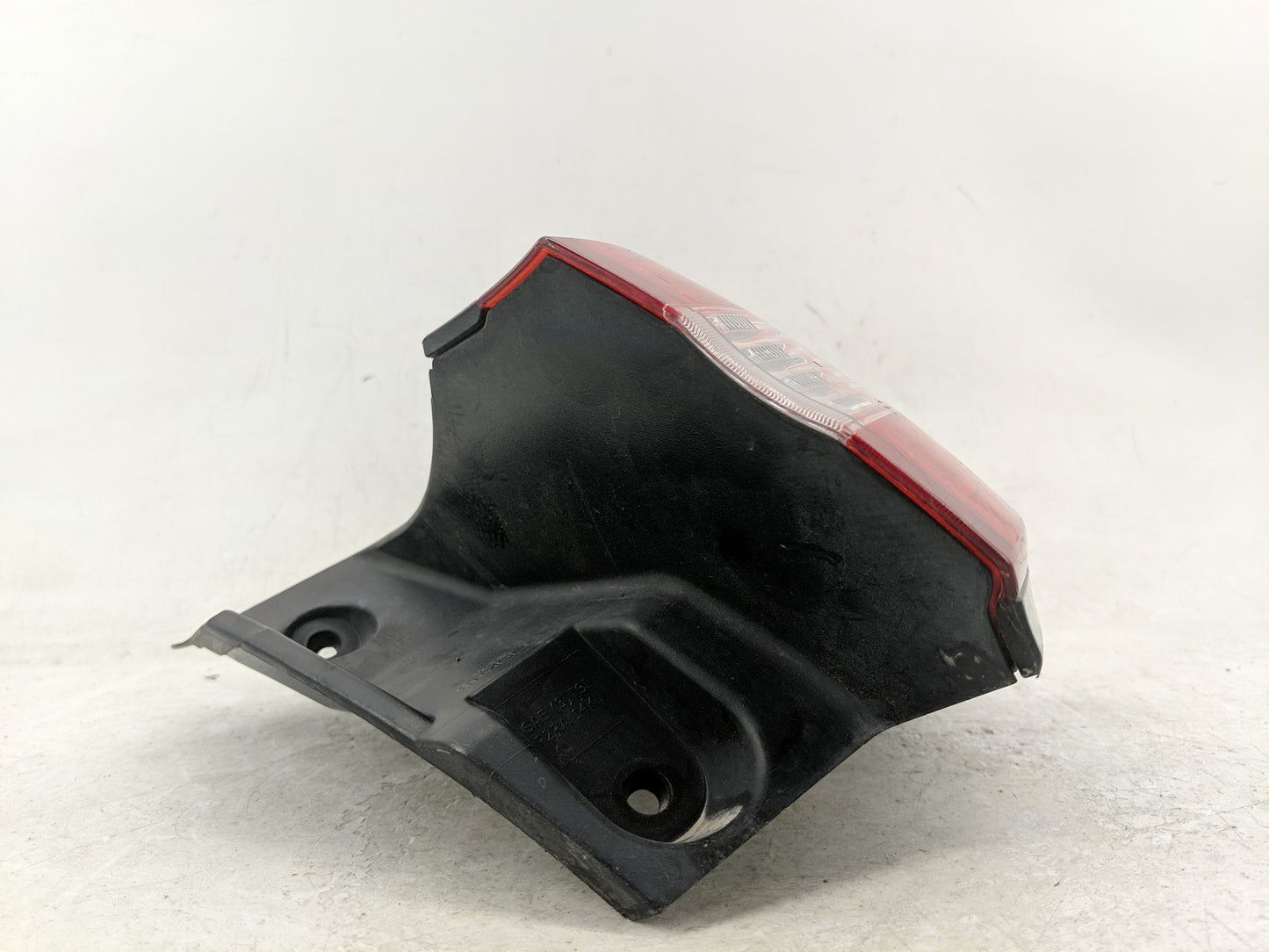 2014-2018 Jeep Cherokee Tail Light Assembly Passenger Right OEM P/N:E911068 Fits Fits 2014 2015 2016 2017 2018 OEM Used Auto