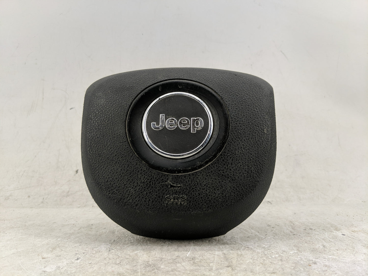 2014-2018 Jeep Cherokee Air Bag Driver Left Steering Wheel Mounted - Oemusedautoparts1.com