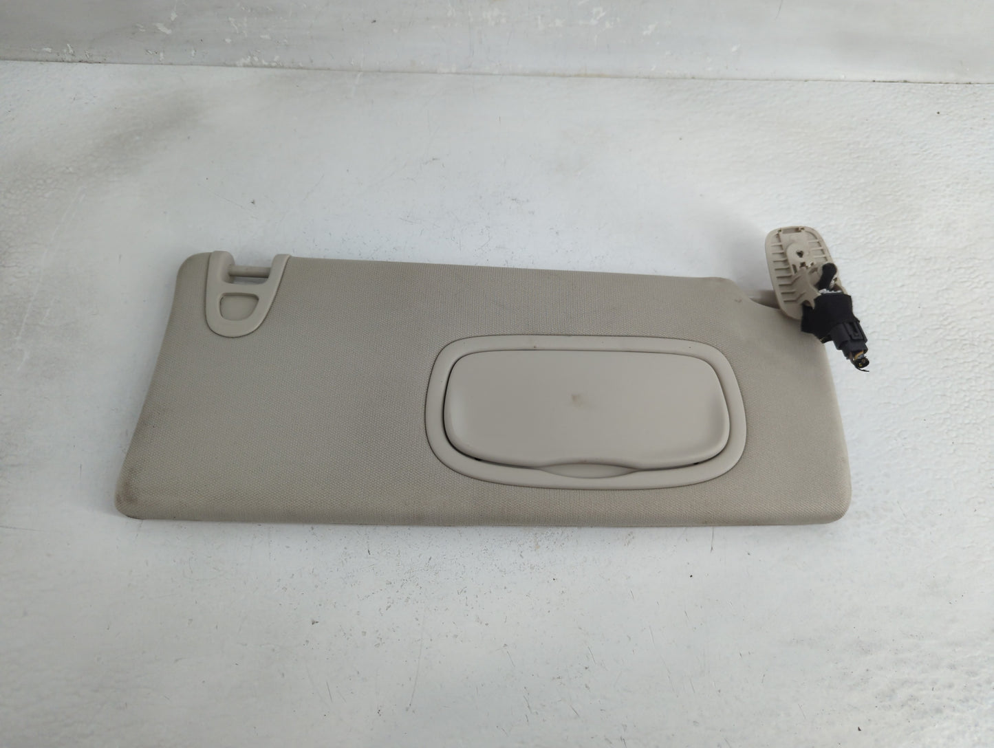 2014-2018 Jeep Cherokee Sun Visor Shade Replacement Passenger Right Mirror Fits Fits 2014 2015 2016 2017 2018 OEM Used Auto 