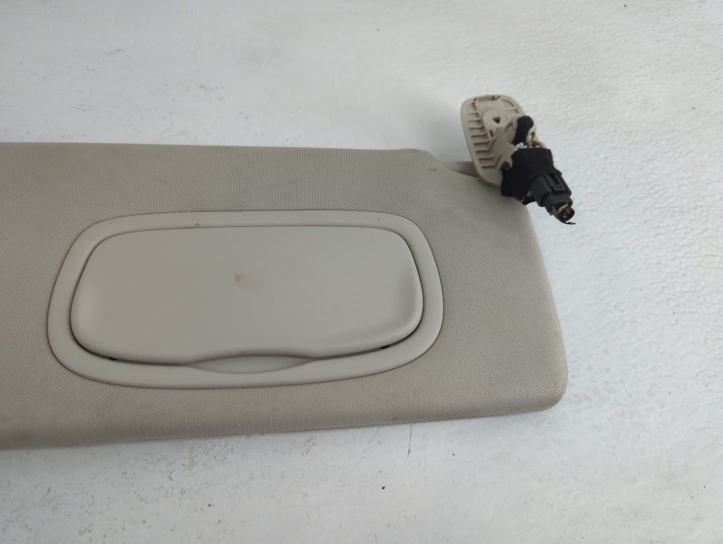 2014-2018 Jeep Cherokee Sun Visor Shade Replacement Passenger Right Mirror Fits Fits 2014 2015 2016 2017 2018 OEM Used Auto 