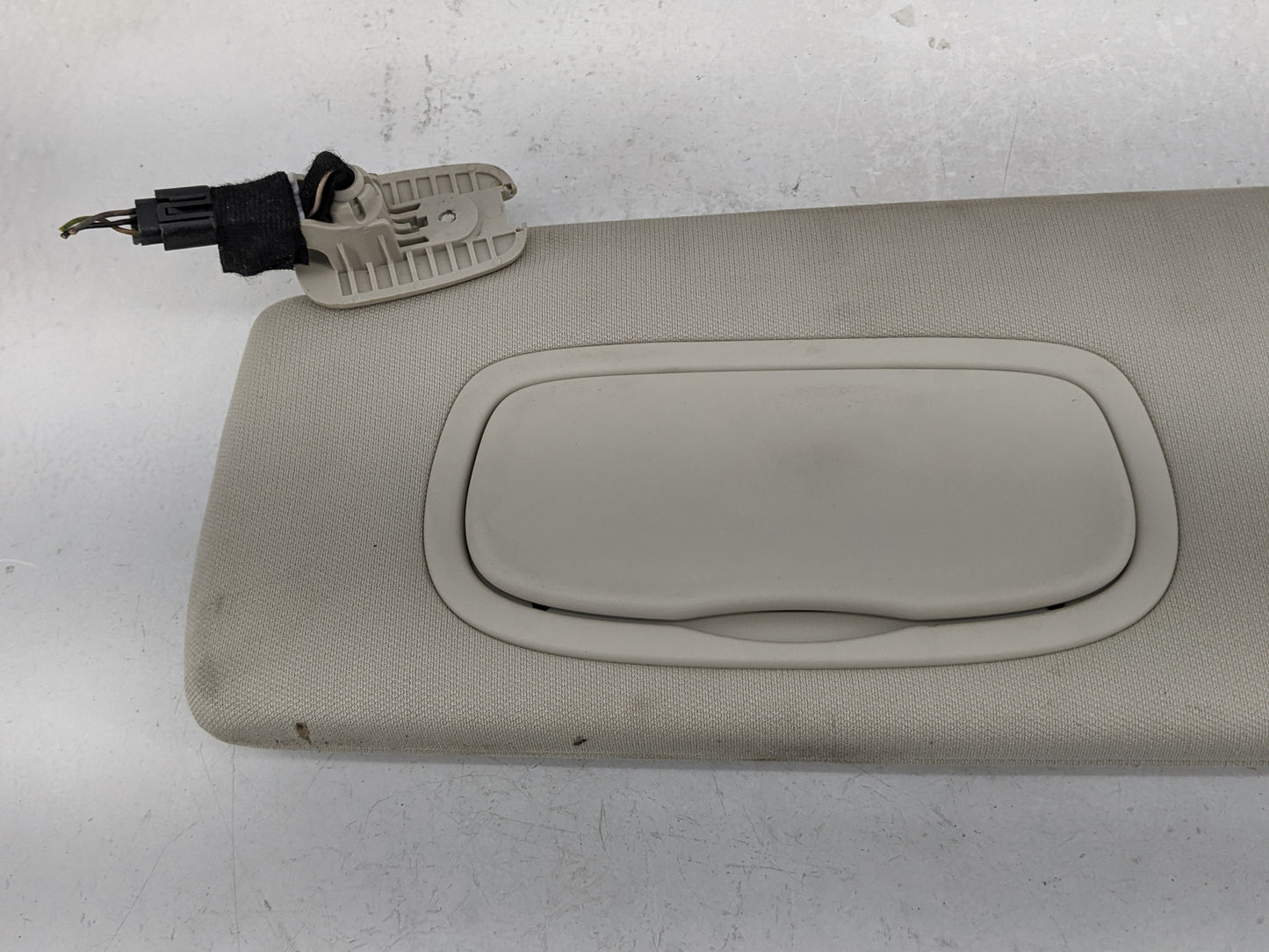 2014-2018 Jeep Cherokee Sun Visor Shade Replacement Driver Left Mirror Fits Fits 2014 2015 2016 2017 2018 OEM Used Auto Part