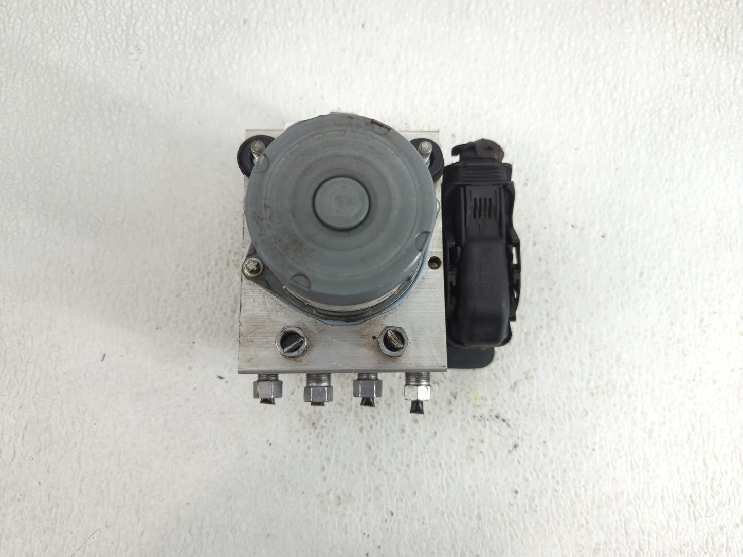 2015 Jeep Cherokee ABS Pump Control Module Replacement P/N:68237001AC Fits OEM Used Auto Parts - Oemusedautoparts1.com