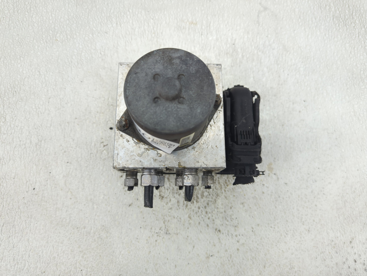 2015 Jeep Cherokee ABS Pump Control Module Replacement P/N:68241676AC Fits OEM Used Auto Parts - Oemusedautoparts1.com