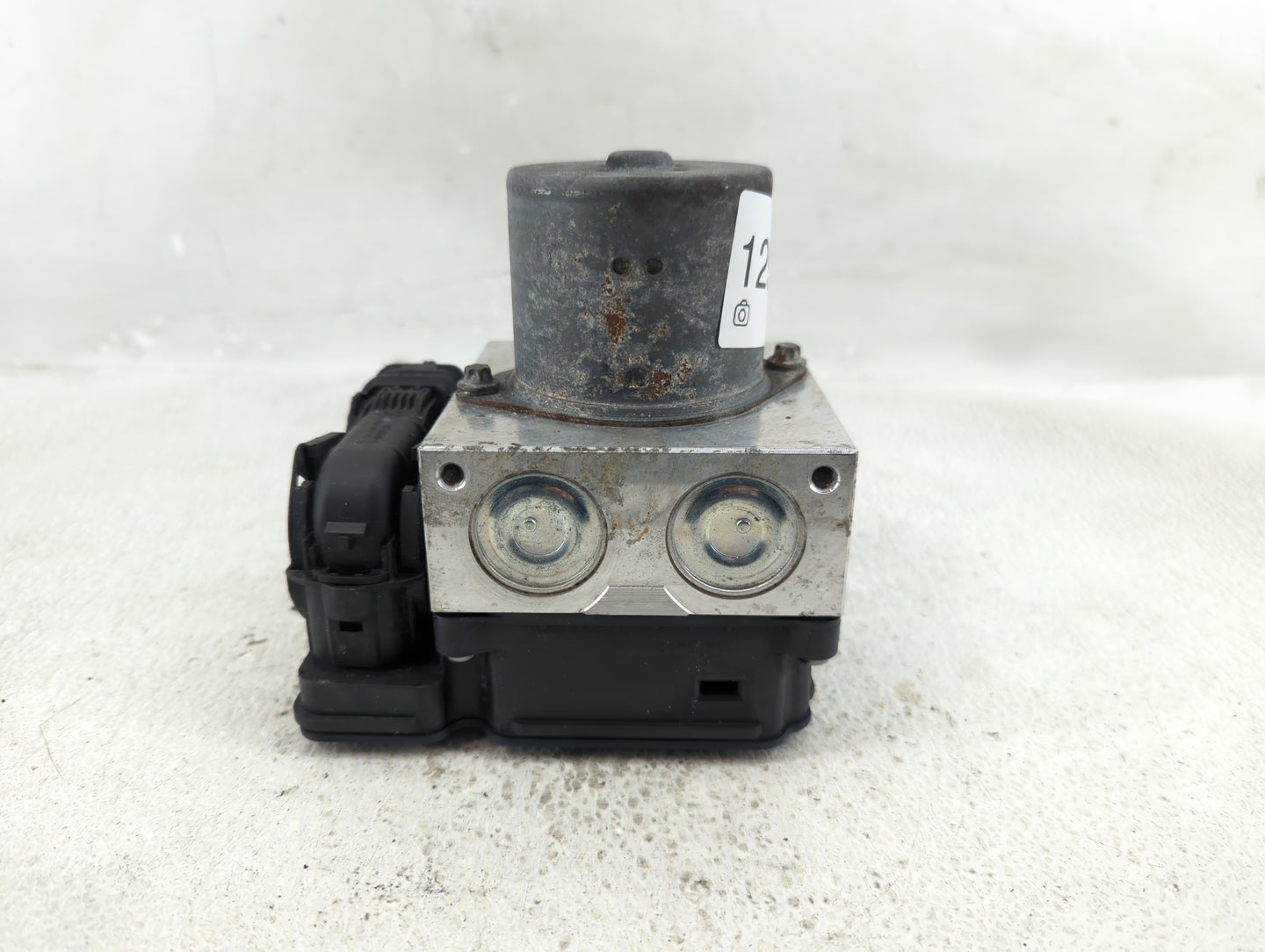 2015 Jeep Cherokee ABS Pump Control Module Replacement P/N:68241676AC Fits OEM Used Auto Parts - Oemusedautoparts1.com