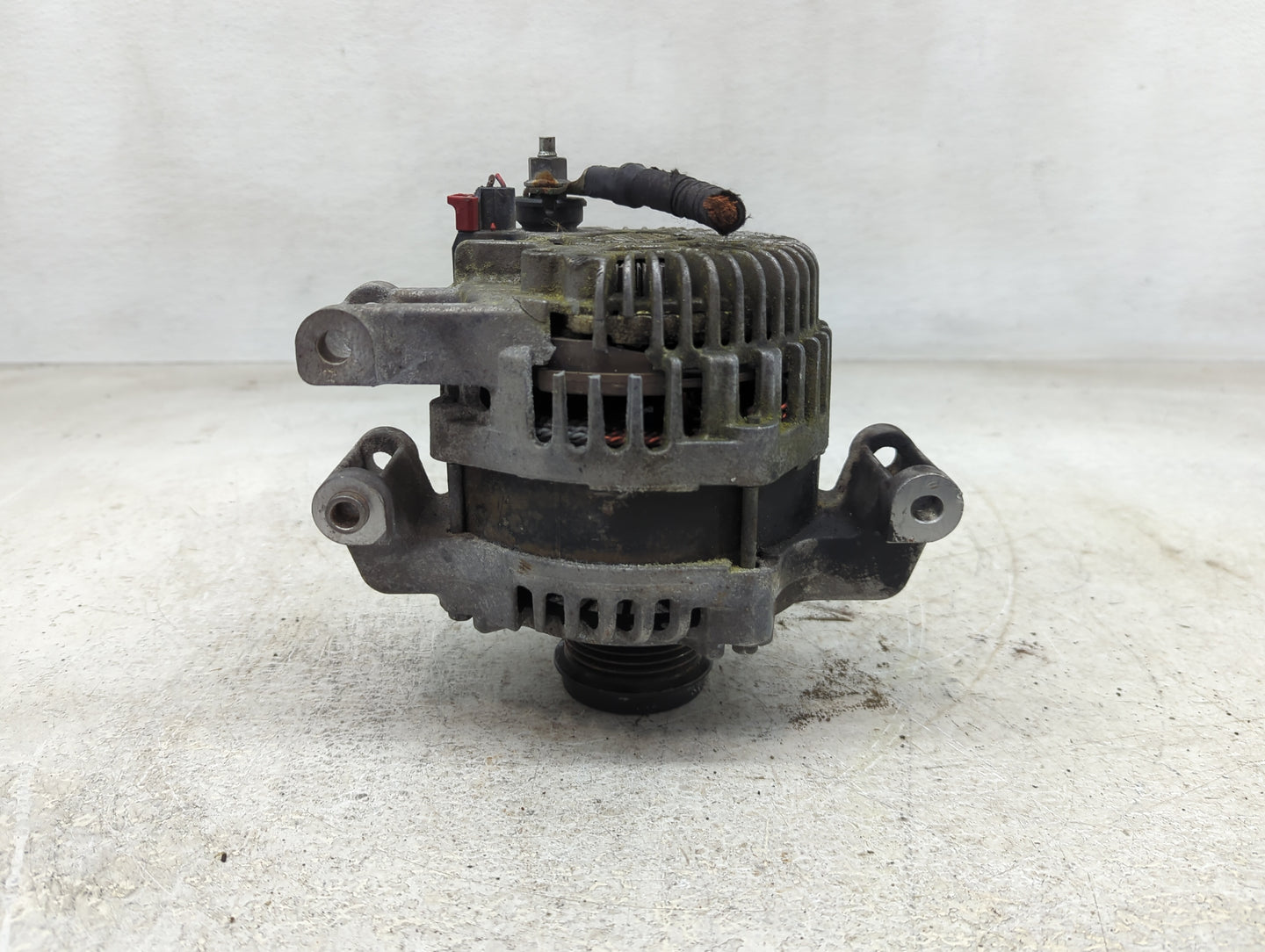 2014-2018 Jeep Cherokee Alternator Replacement Generator Charging Assembly Engine OEM Fits OEM Used Auto Parts - Oemusedauto