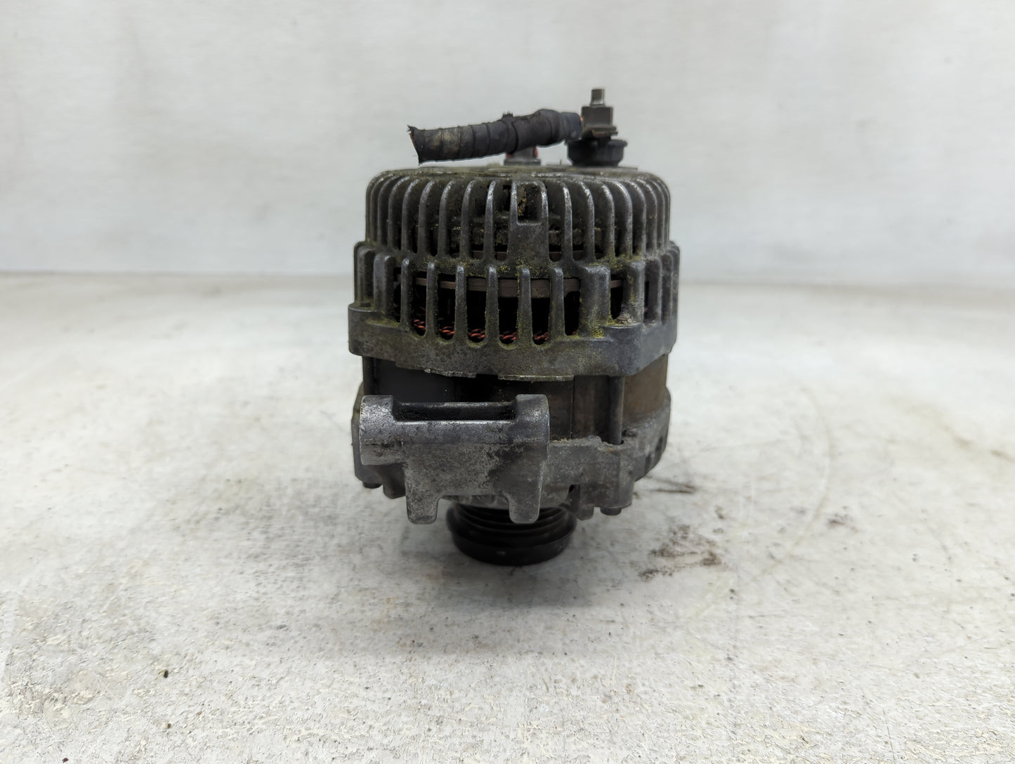 2014-2018 Jeep Cherokee Alternator Replacement Generator Charging Assembly Engine OEM Fits OEM Used Auto Parts - Oemusedauto