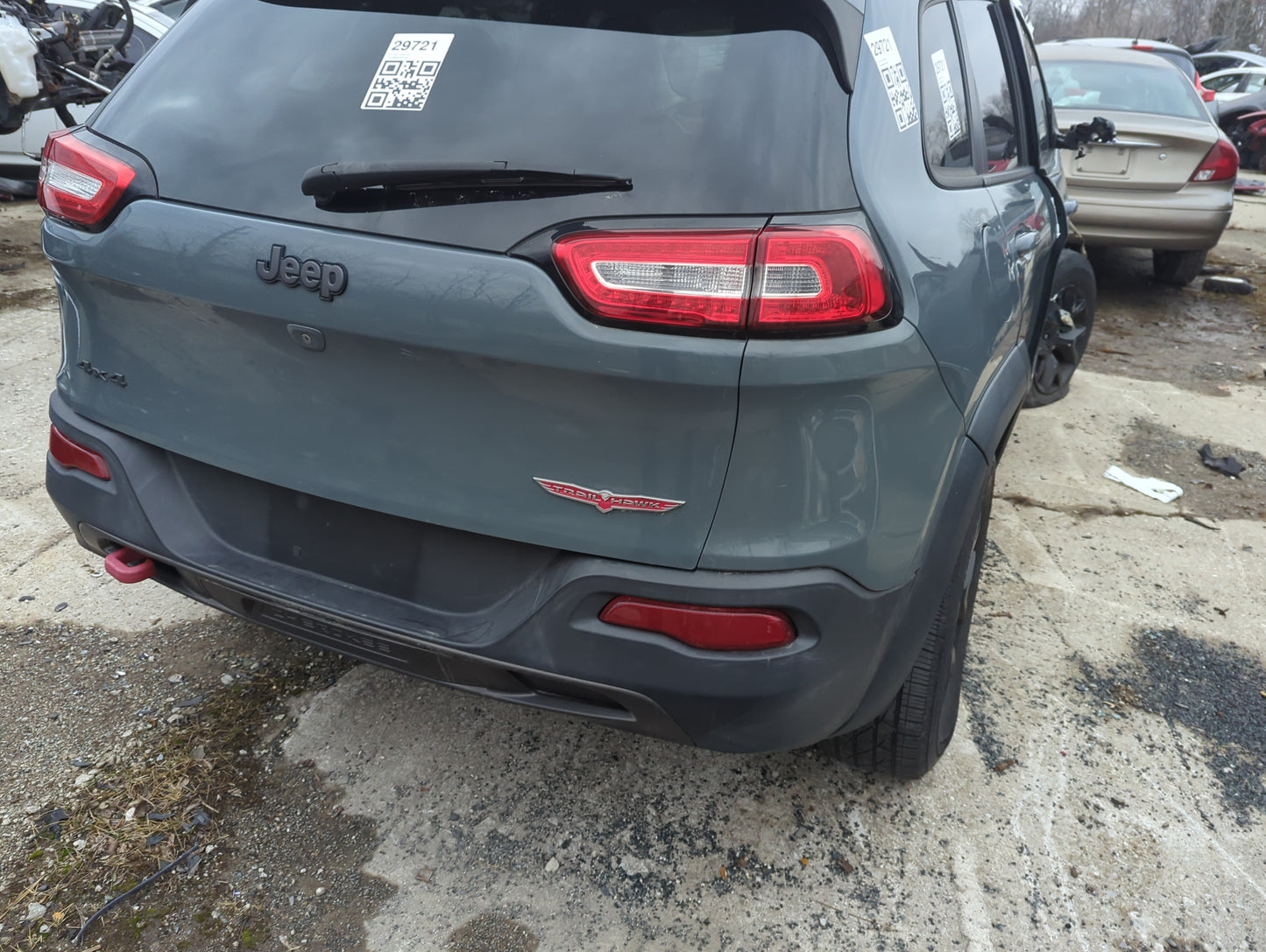 2014-2018 Jeep Cherokee Rear Bumper Assembly Oem 1304231 - Oemusedautoparts1.com
