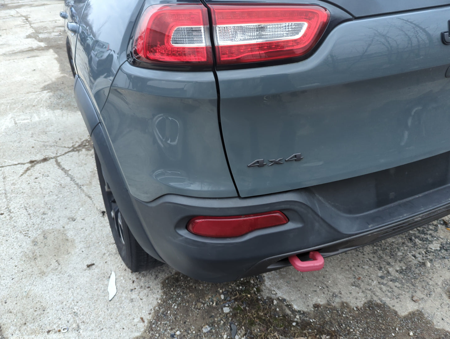 2014-2018 Jeep Cherokee Rear Bumper Assembly Oem 1304231 - Oemusedautoparts1.com