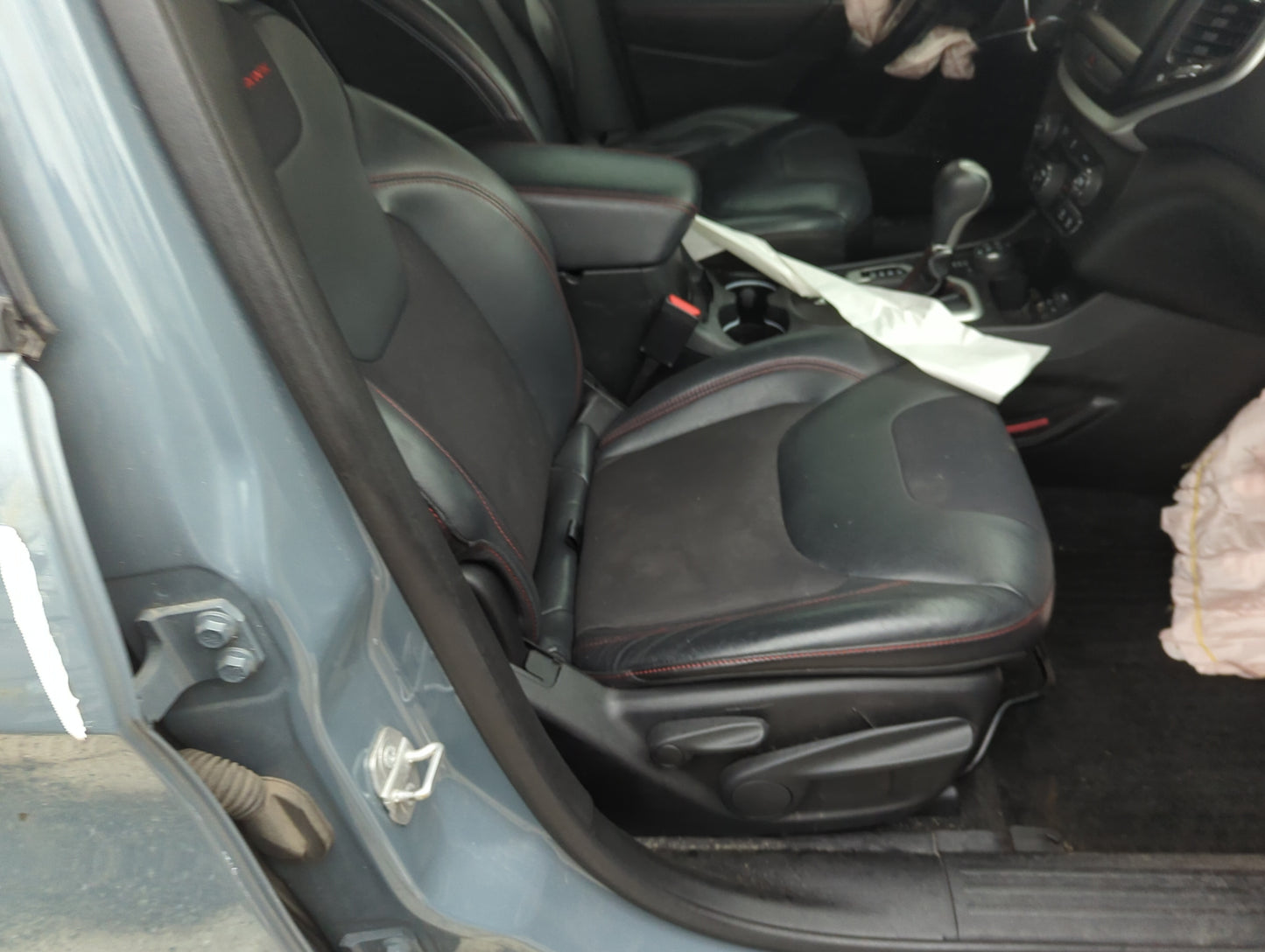 2015-2022 Jeep Cherokee Passenger Front Seat Oem 1304319 - Oemusedautoparts1.com