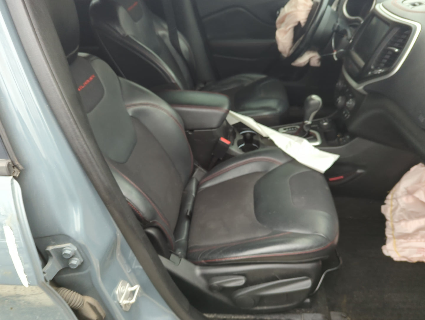 2015 Jeep Cherokee Passenger Glove Box Door Storage Compartment 1304372 - Oemusedautoparts1.com