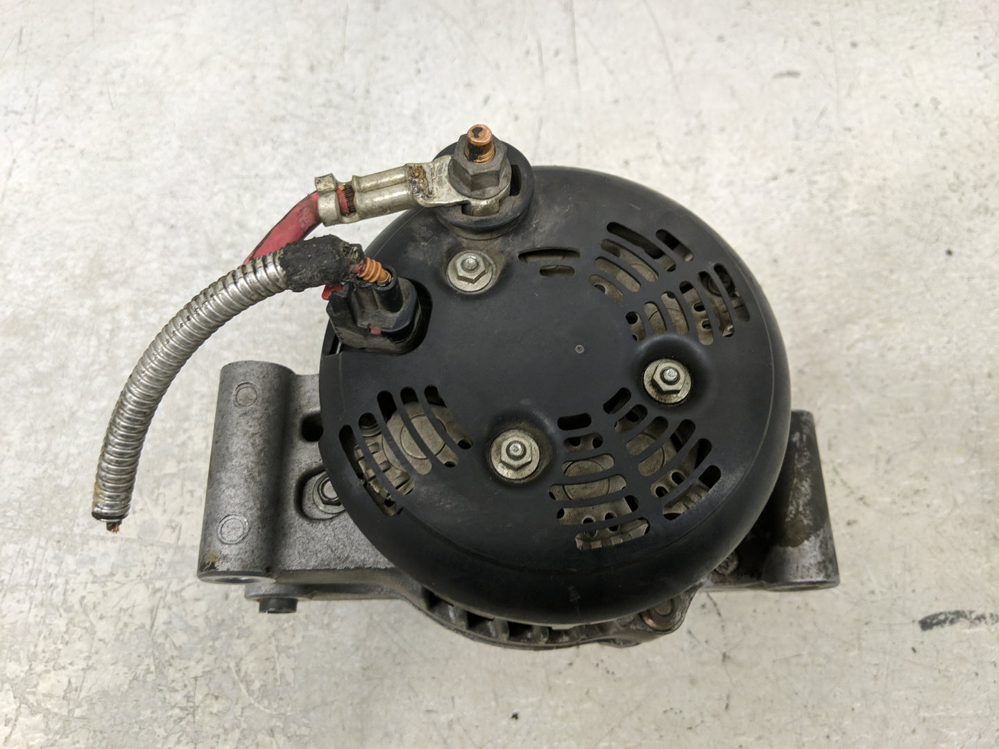 2015-2022 Jeep Cherokee Alternator Replacement Generator Charging Assembly Engine OEM P/N:P04801778AF Fits OEM Used Auto Par