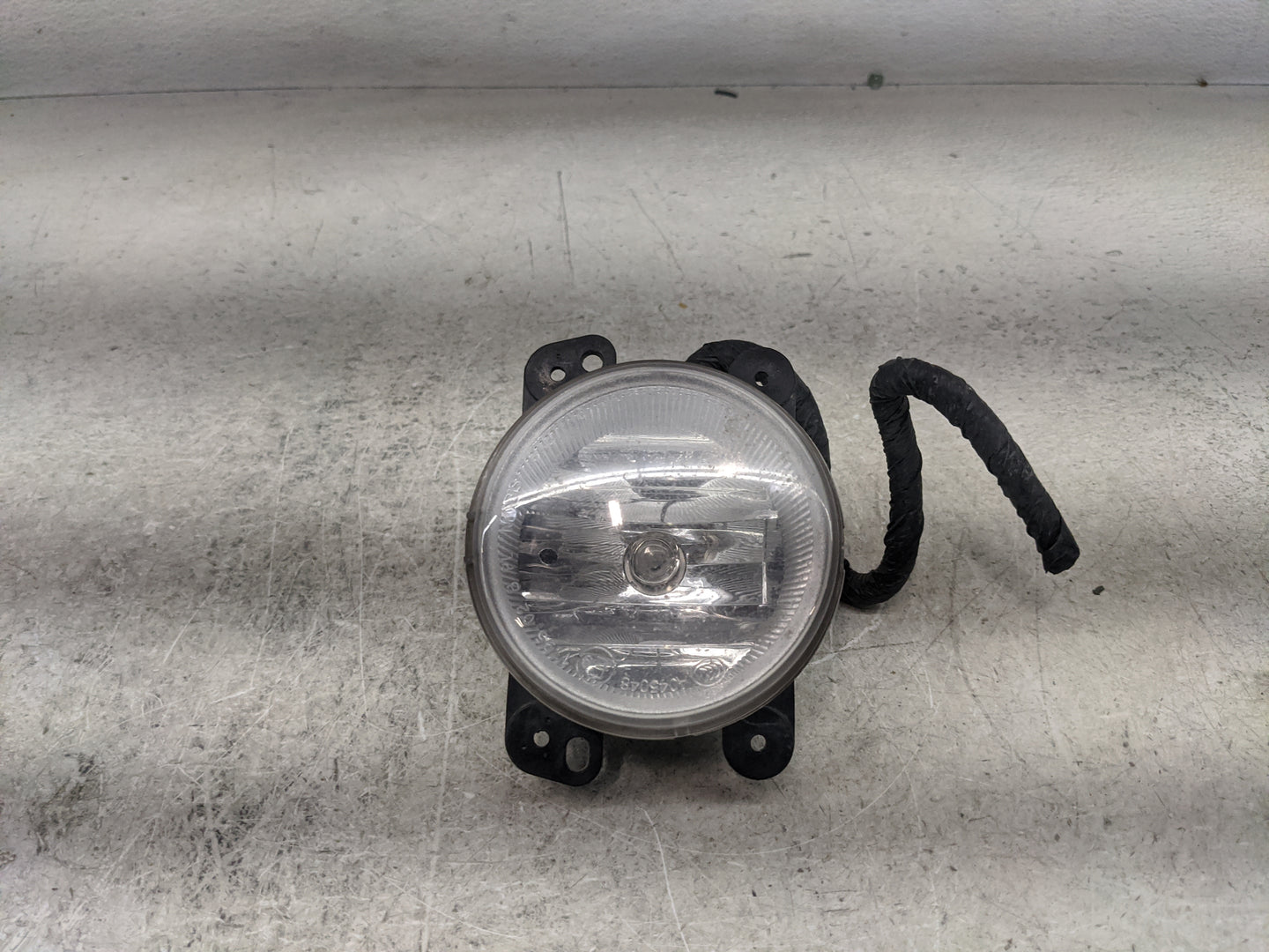 2014-2018 Jeep Cherokee Passenger Right Oem Front Light Lamp - Oemusedautoparts1.com