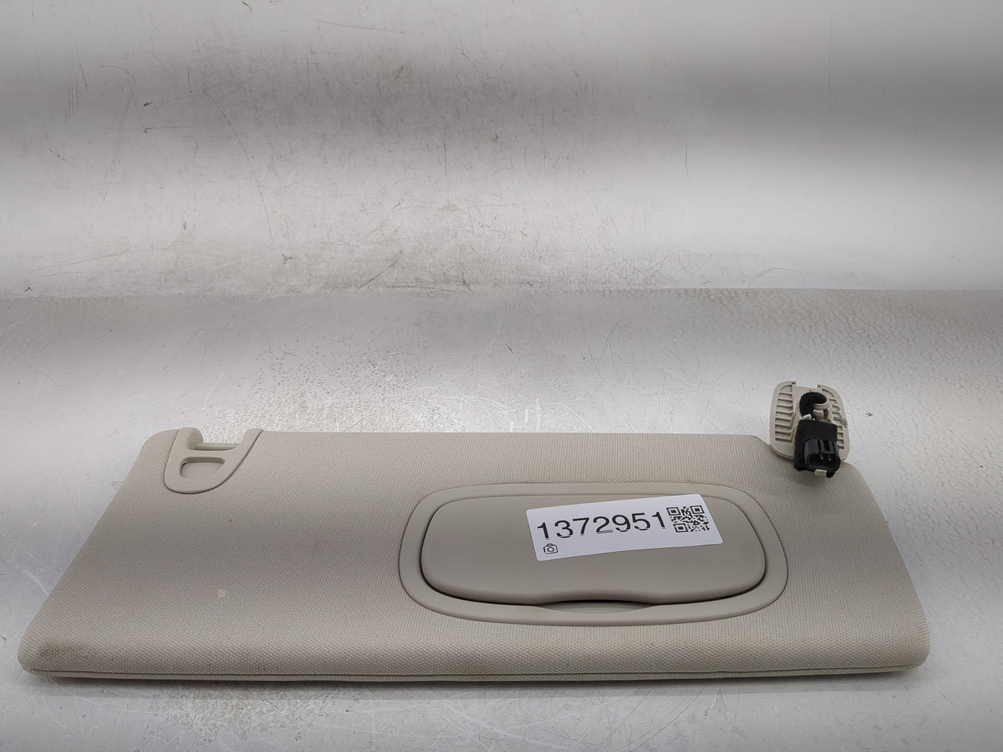 2014-2018 Jeep Cherokee Sun Visor Shade Replacement Passenger Right Mirror Fits Fits 2014 2015 2016 2017 2018 OEM Used Auto 