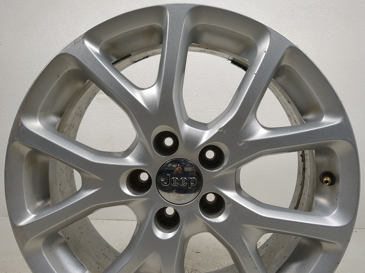 2014-2018 Jeep Cherokee Oem Wheel Rim - Oemusedautoparts1.com