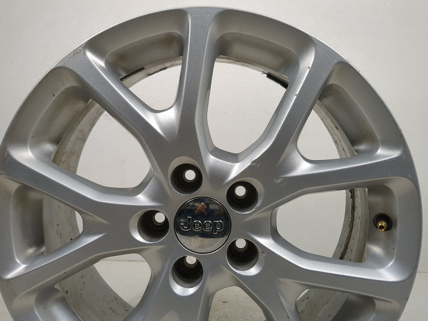 2014-2018 Jeep Cherokee Oem Wheel Rim - Oemusedautoparts1.com