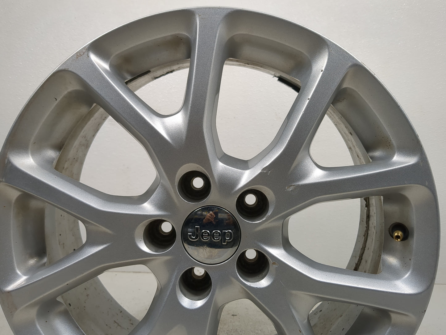 2014-2018 Jeep Cherokee Oem Wheel Rim - Oemusedautoparts1.com