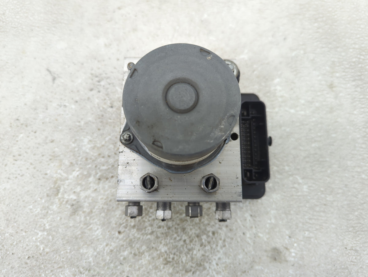 2015 Jeep Cherokee Anti-Lock Brake ABS Pump Module Actuator OEM P/N:P68237001AD Fits OEM Used Auto Parts - Oemusedautoparts1