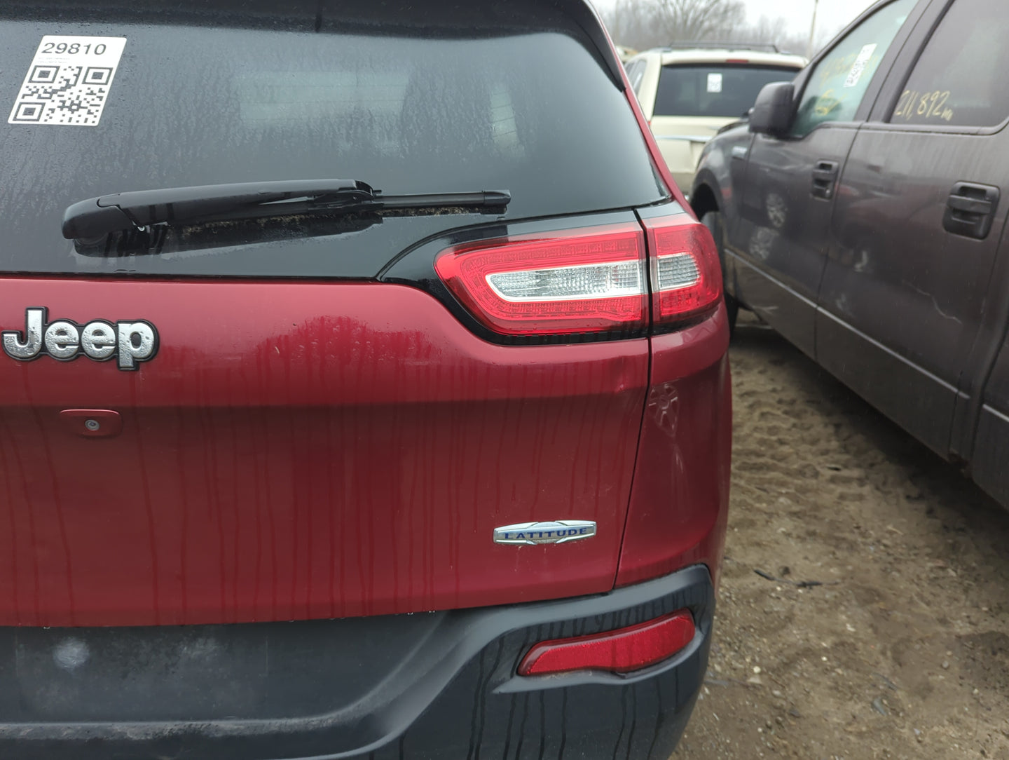 2014-2018 Jeep Cherokee Trunk/decklid/hatch/tailgate Oem 1386611 - Oemusedautoparts1.com